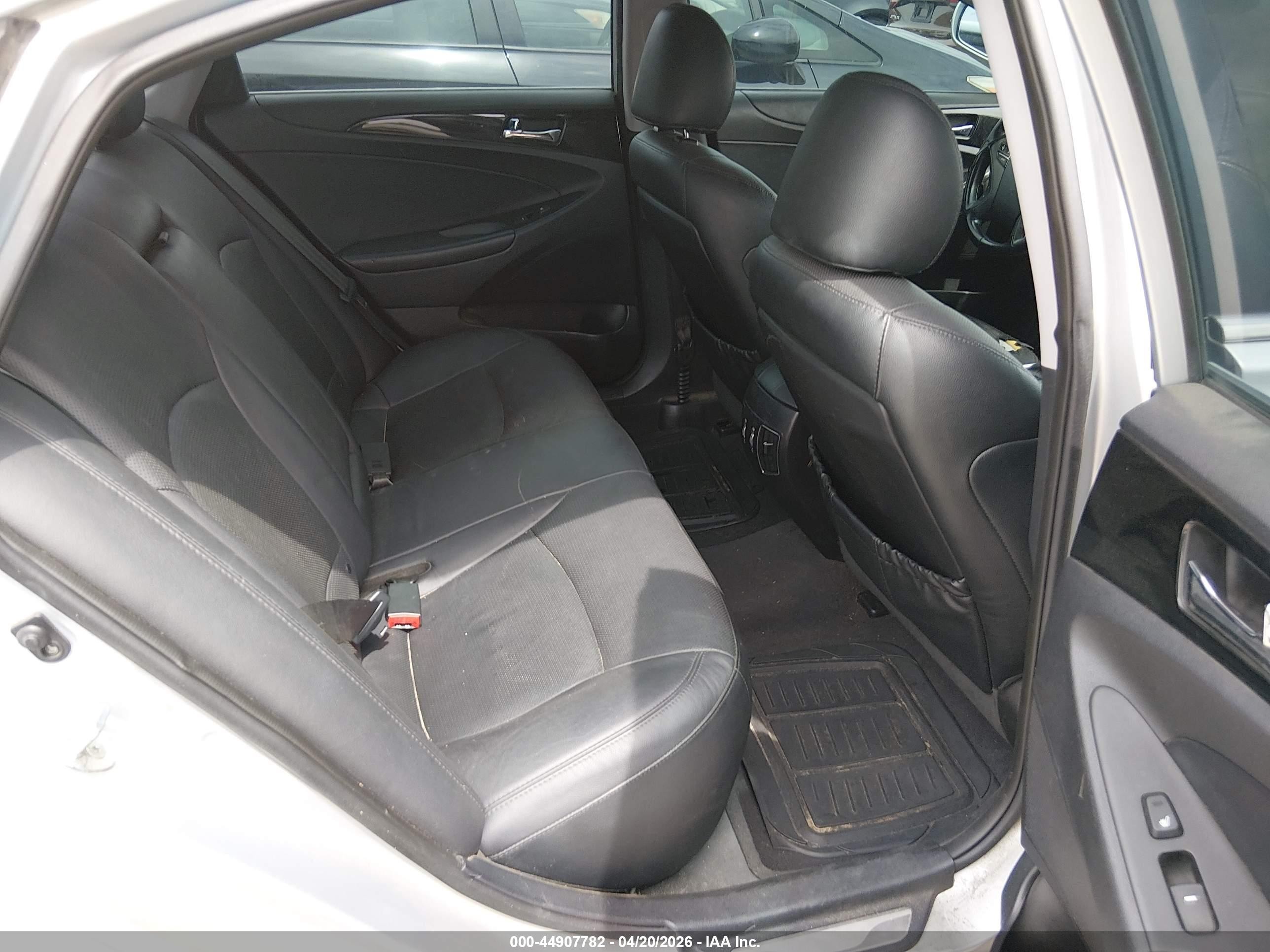 2014 Hyundai Sonata Limited Silver vin: 5NPEC4AC8EH908414