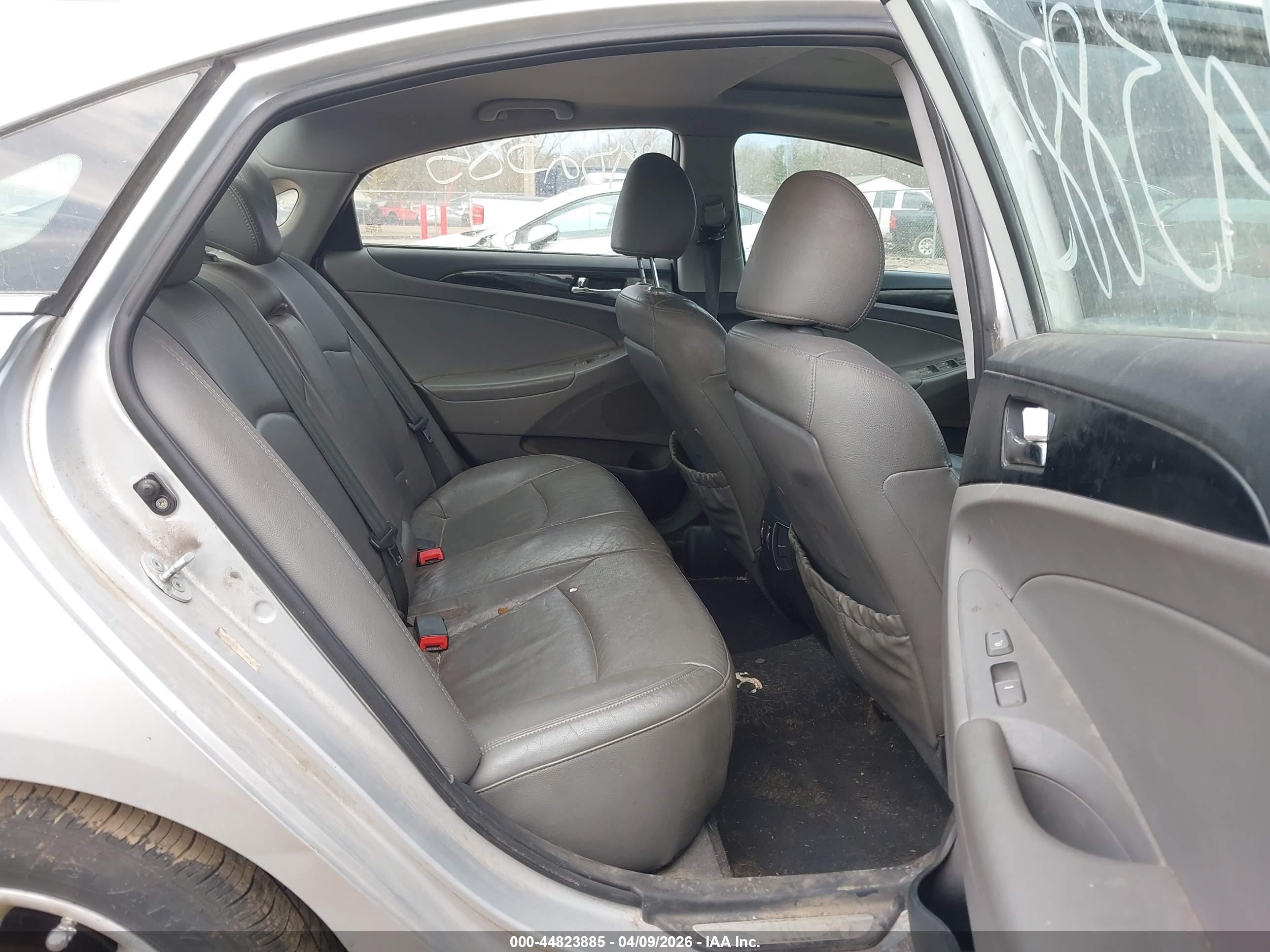 2011 Hyundai Sonata Ltd Silver vin: 5NPEC4AC9BH081731