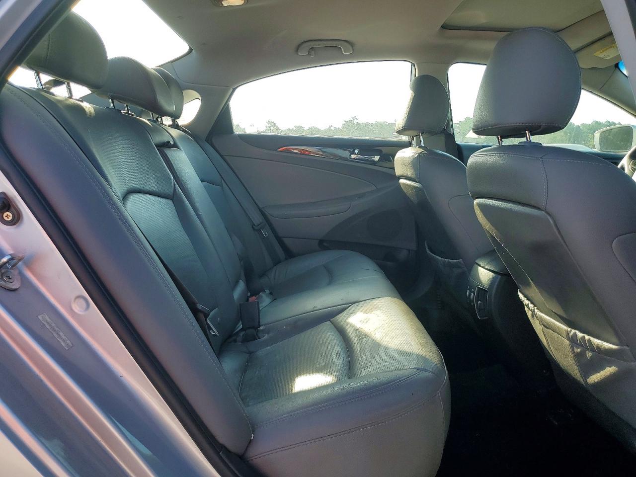 2011 Hyundai Sonata Limited Silver vin: 5NPEC4AC9BH115716