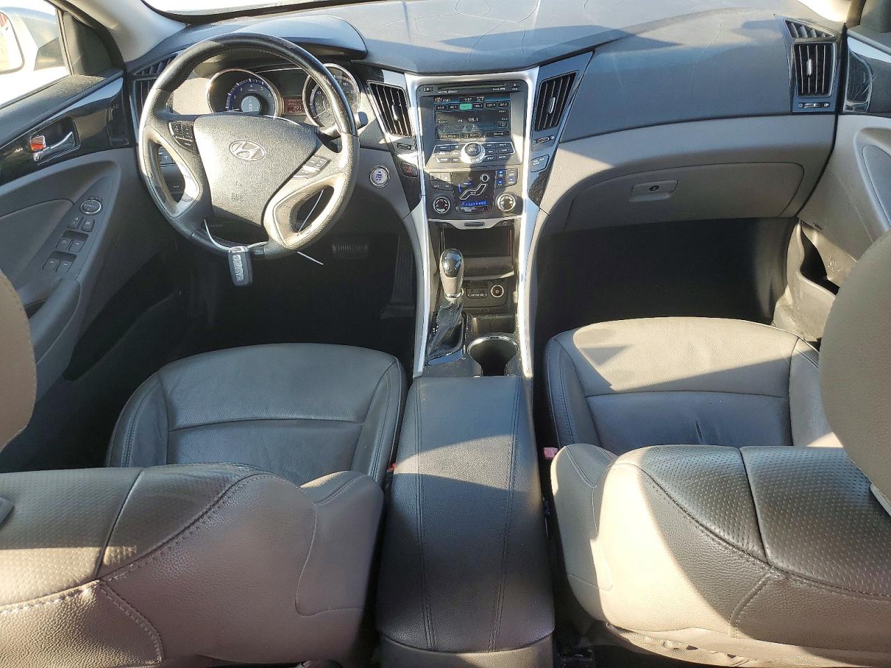 2011 Hyundai Sonata Limited Silver vin: 5NPEC4AC9BH115716