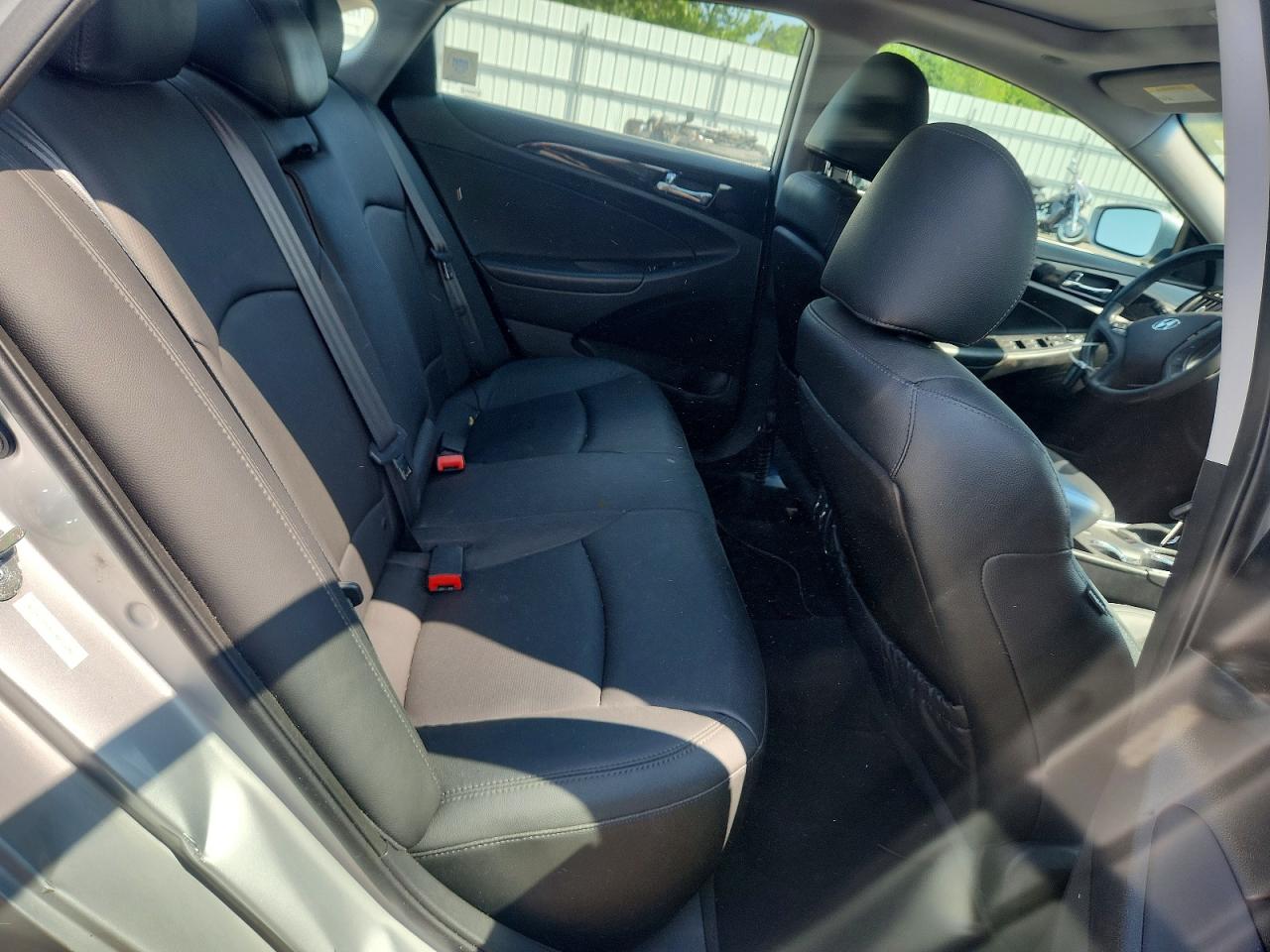2011 Hyundai Sonata Limited Silver vin: 5NPEC4AC9BH131236