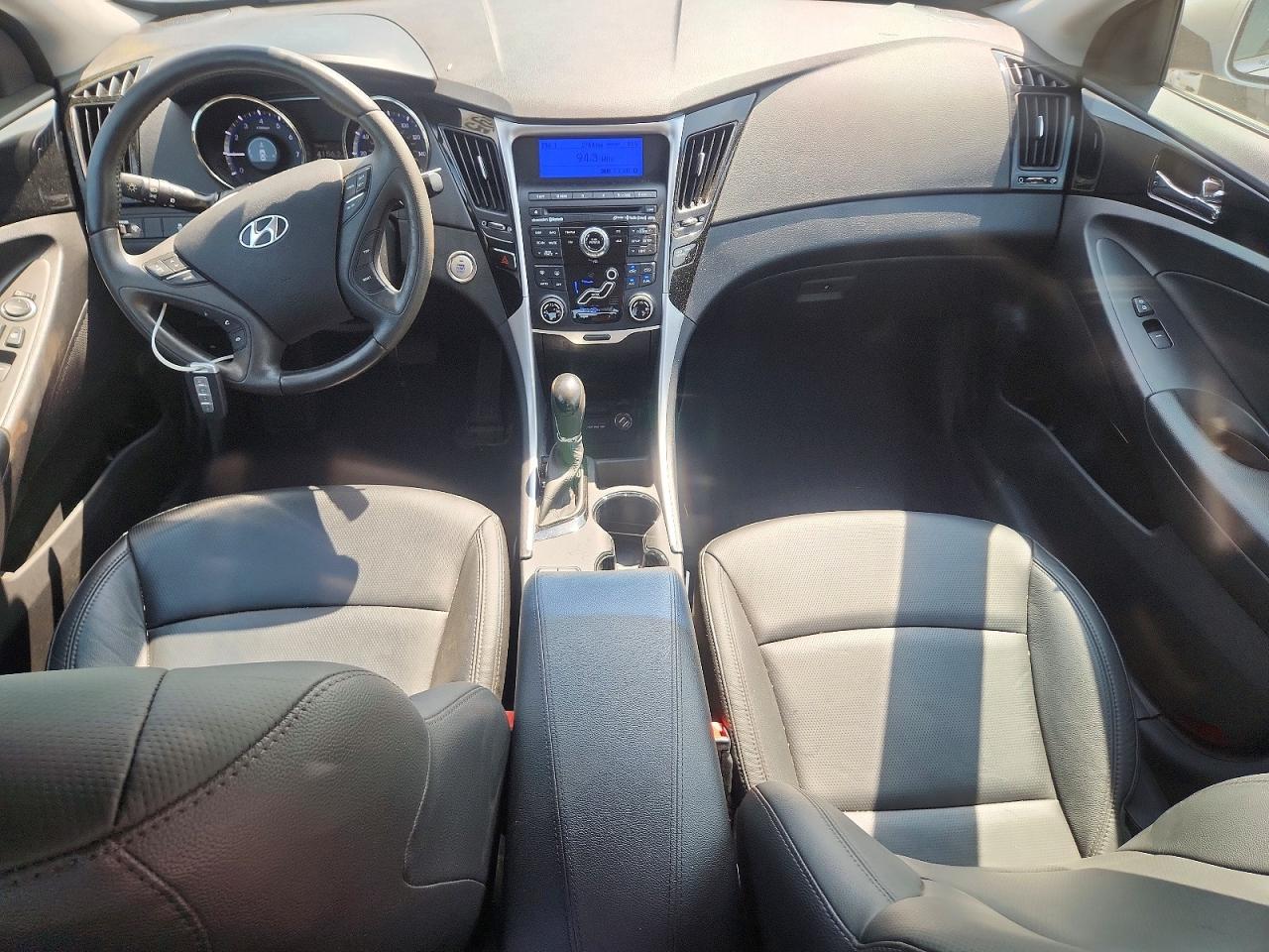2011 Hyundai Sonata Limited Silver vin: 5NPEC4AC9BH131236