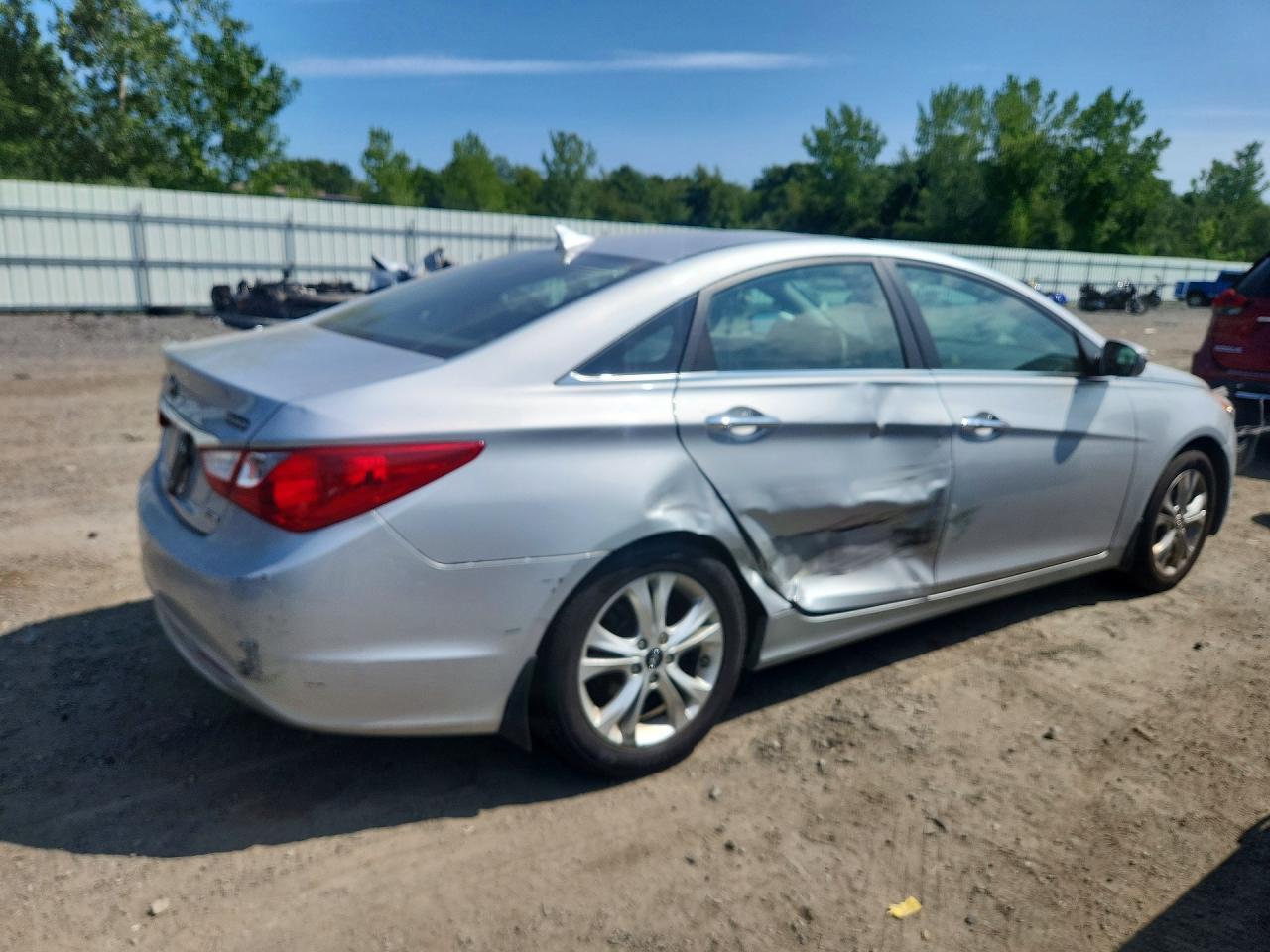 2011 Hyundai Sonata Limited Silver vin: 5NPEC4AC9BH131236