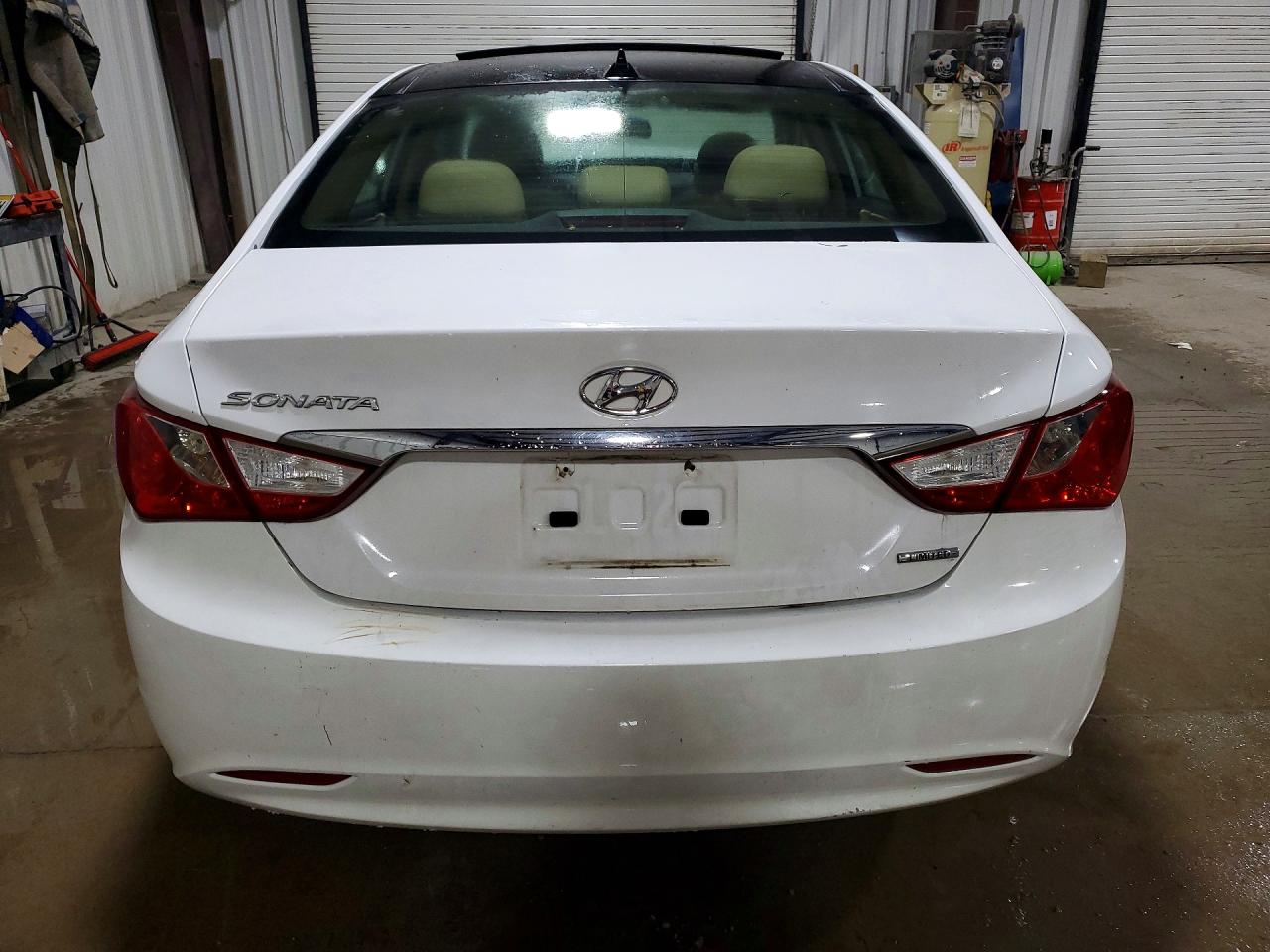 2012 Hyundai Sonata Limited White vin: 5NPEC4AC9CH402331