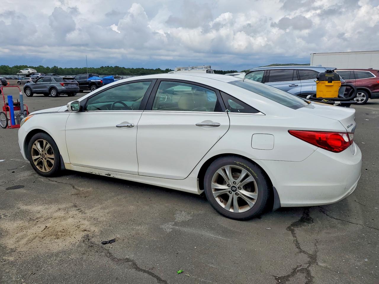 2013 Hyundai Sonata Limited White vin: 5NPEC4AC9DH557754