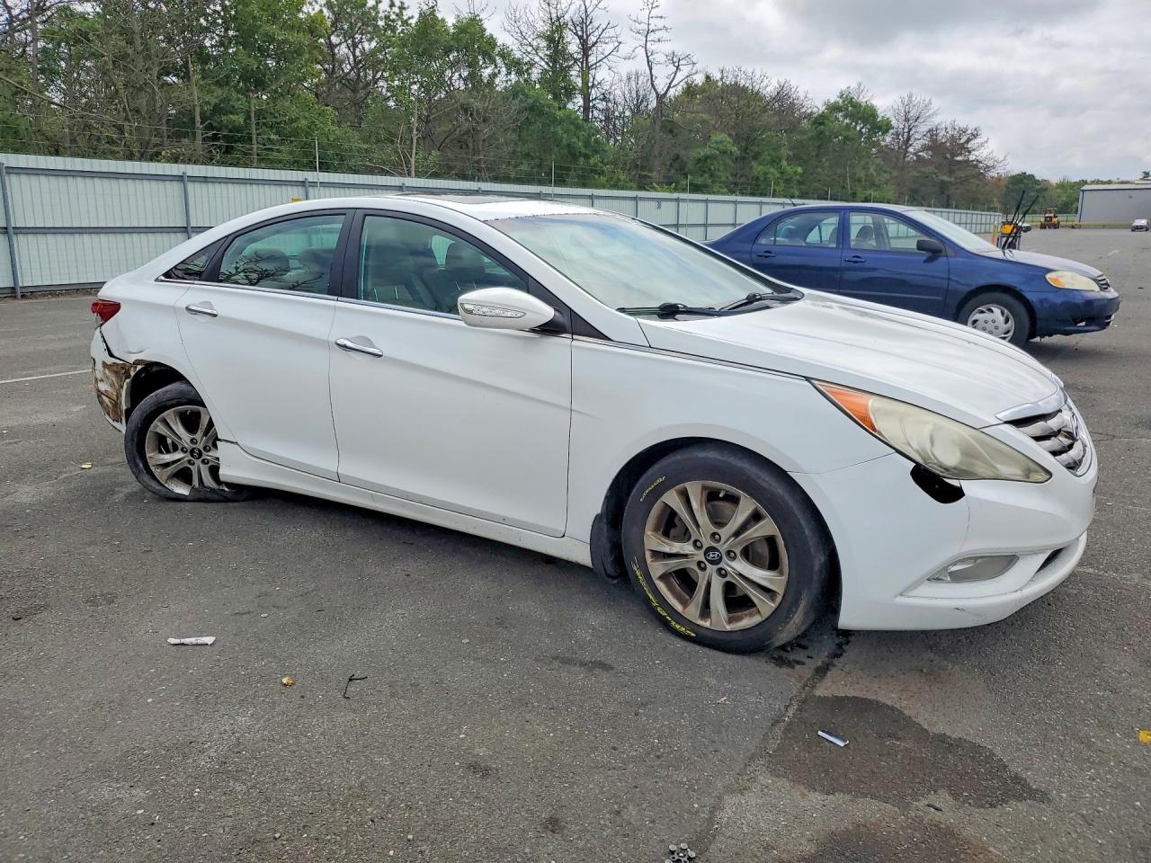 2013 Hyundai Sonata Limited White vin: 5NPEC4AC9DH557754