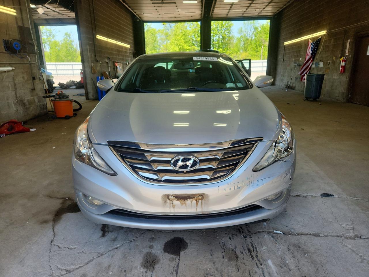 2013 Hyundai Sonata Limited Silver vin: 5NPEC4AC9DH600019