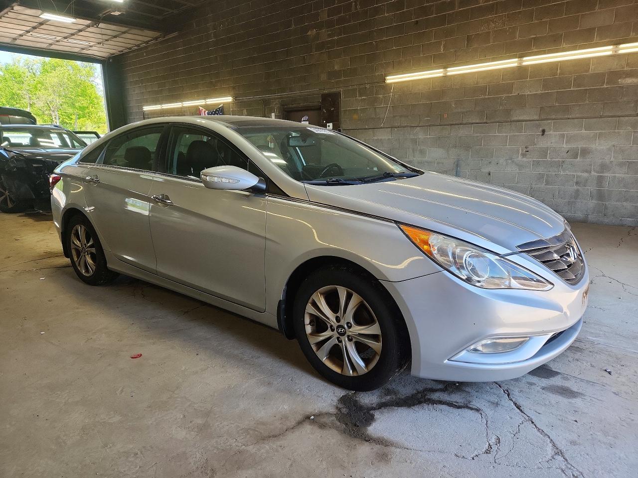 2013 Hyundai Sonata Limited Silver vin: 5NPEC4AC9DH600019