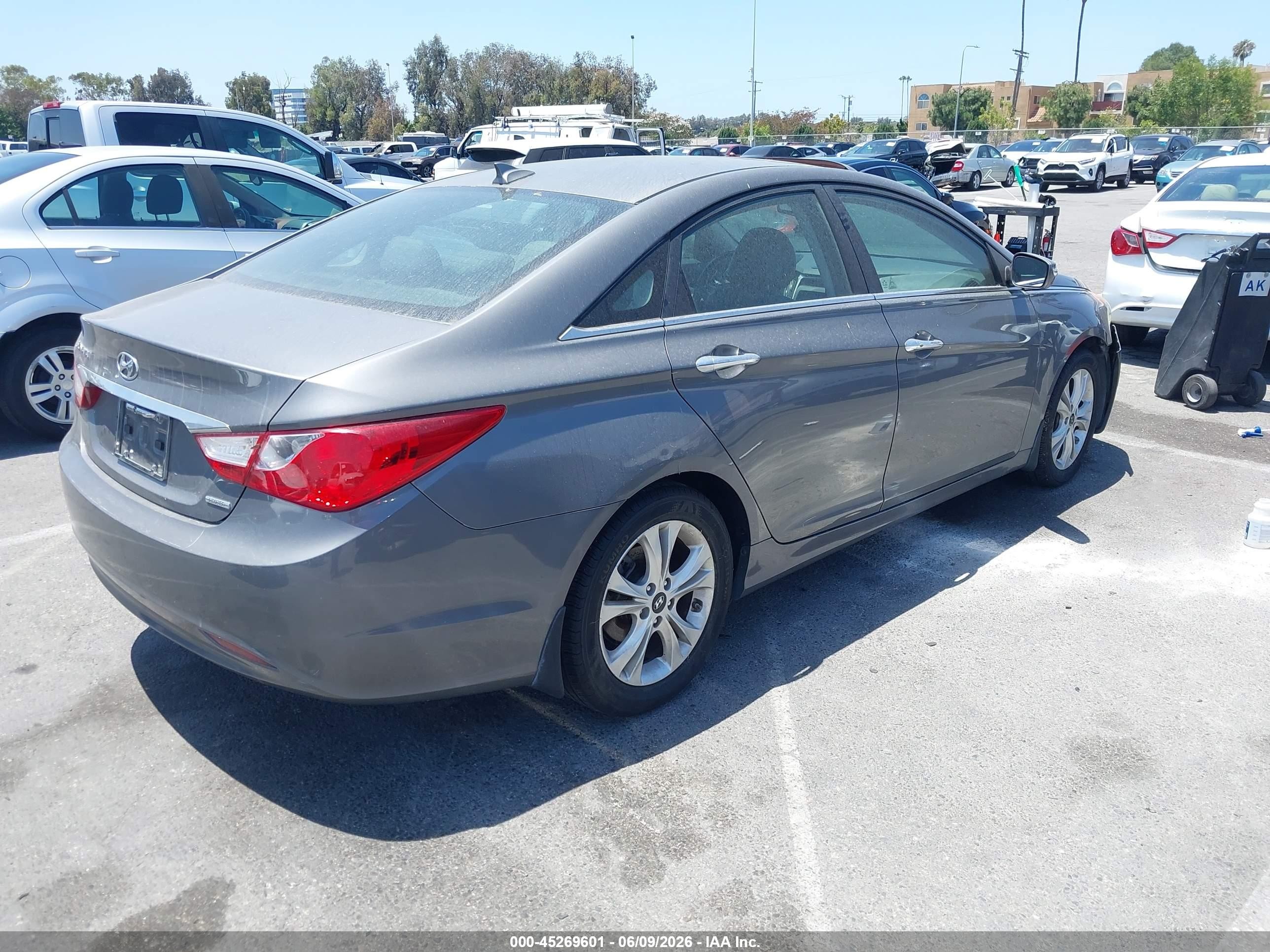 2013 Hyundai Sonata Limited Silver vin: 5NPEC4AC9DH619654