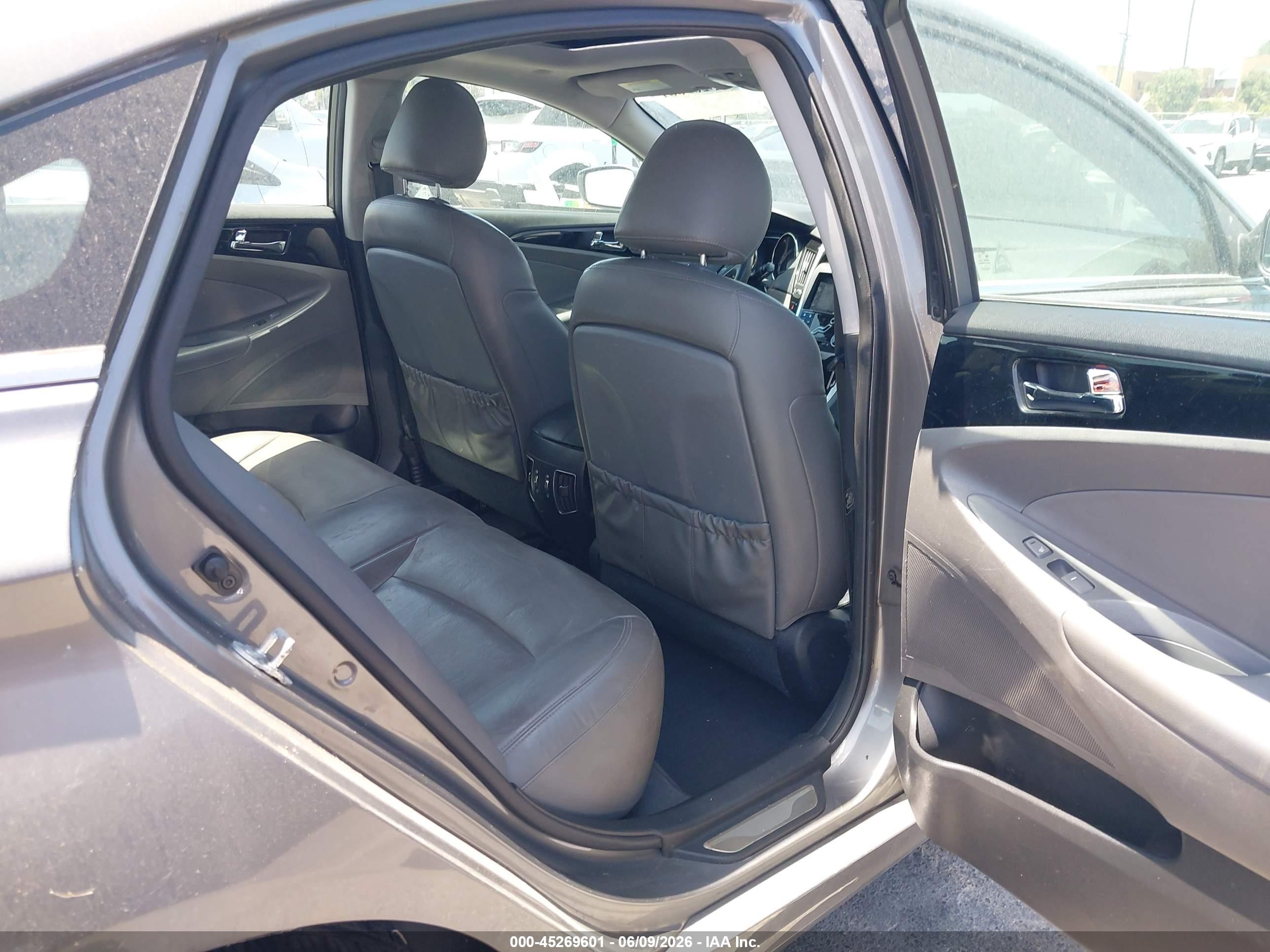 2013 Hyundai Sonata Limited Silver vin: 5NPEC4AC9DH619654