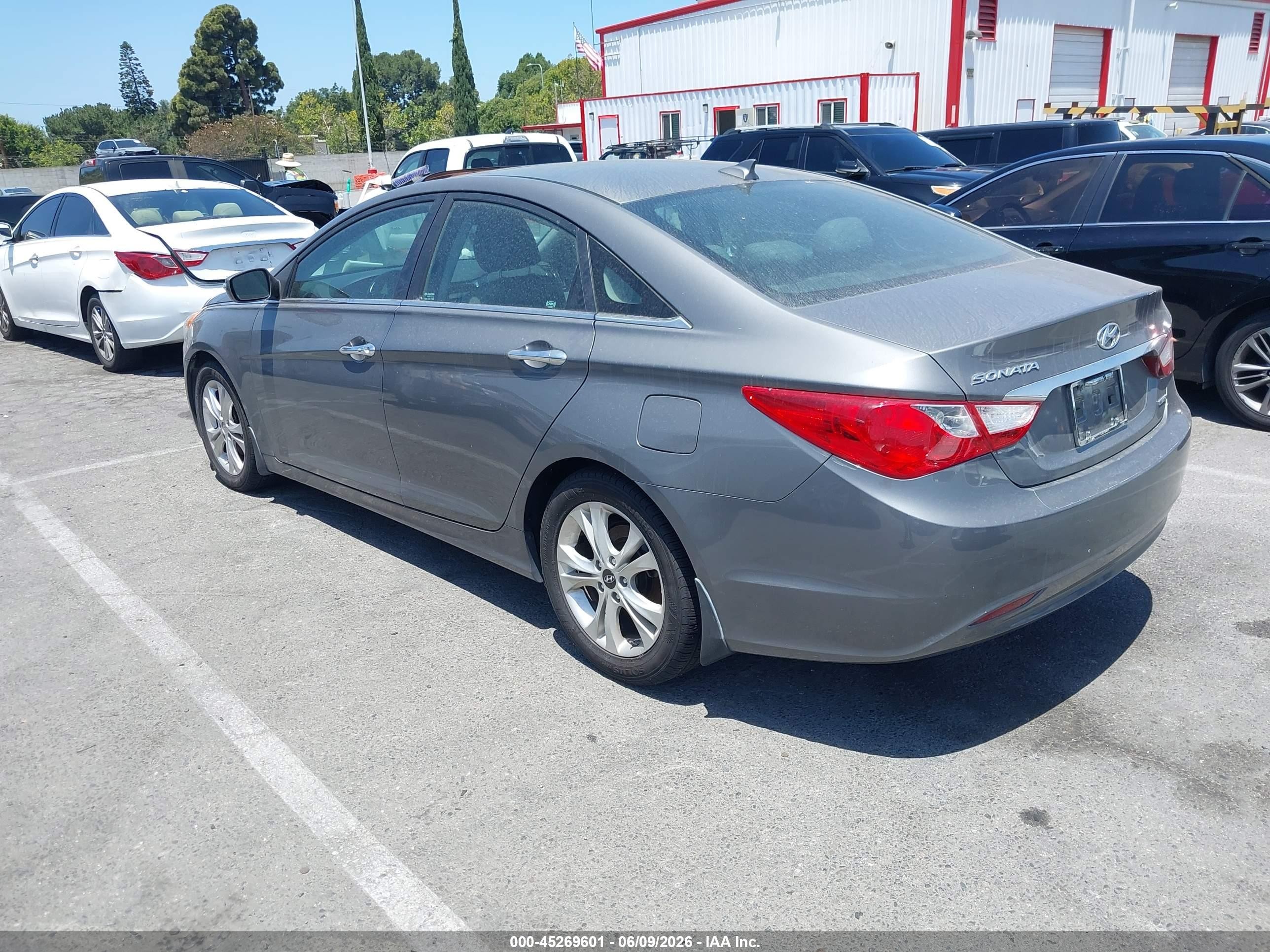 2013 Hyundai Sonata Limited Silver vin: 5NPEC4AC9DH619654