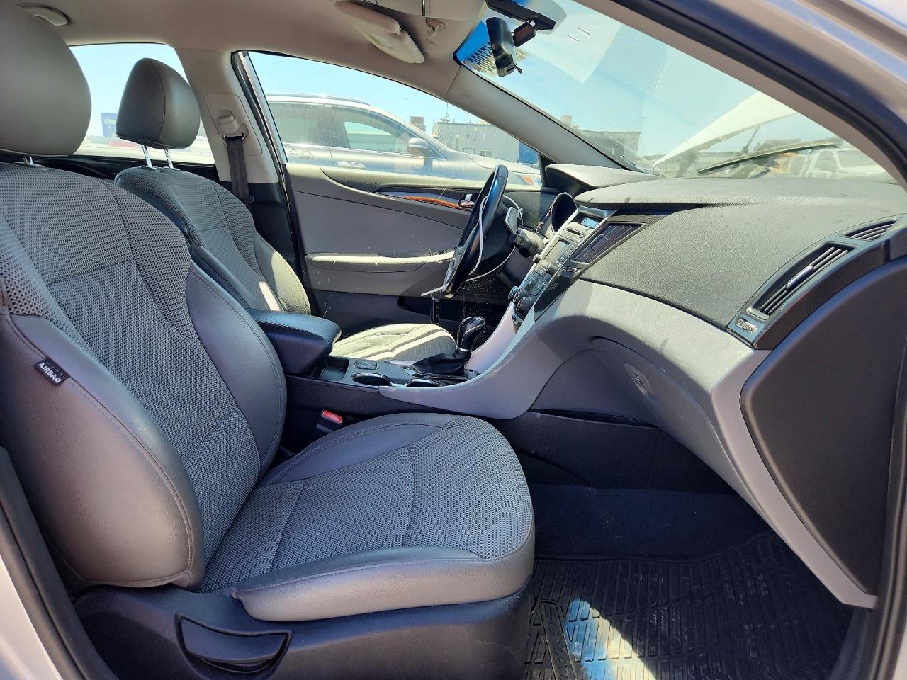 2014 Hyundai Sonata Se Серебряный vin: 5NPEC4AC9EH833481