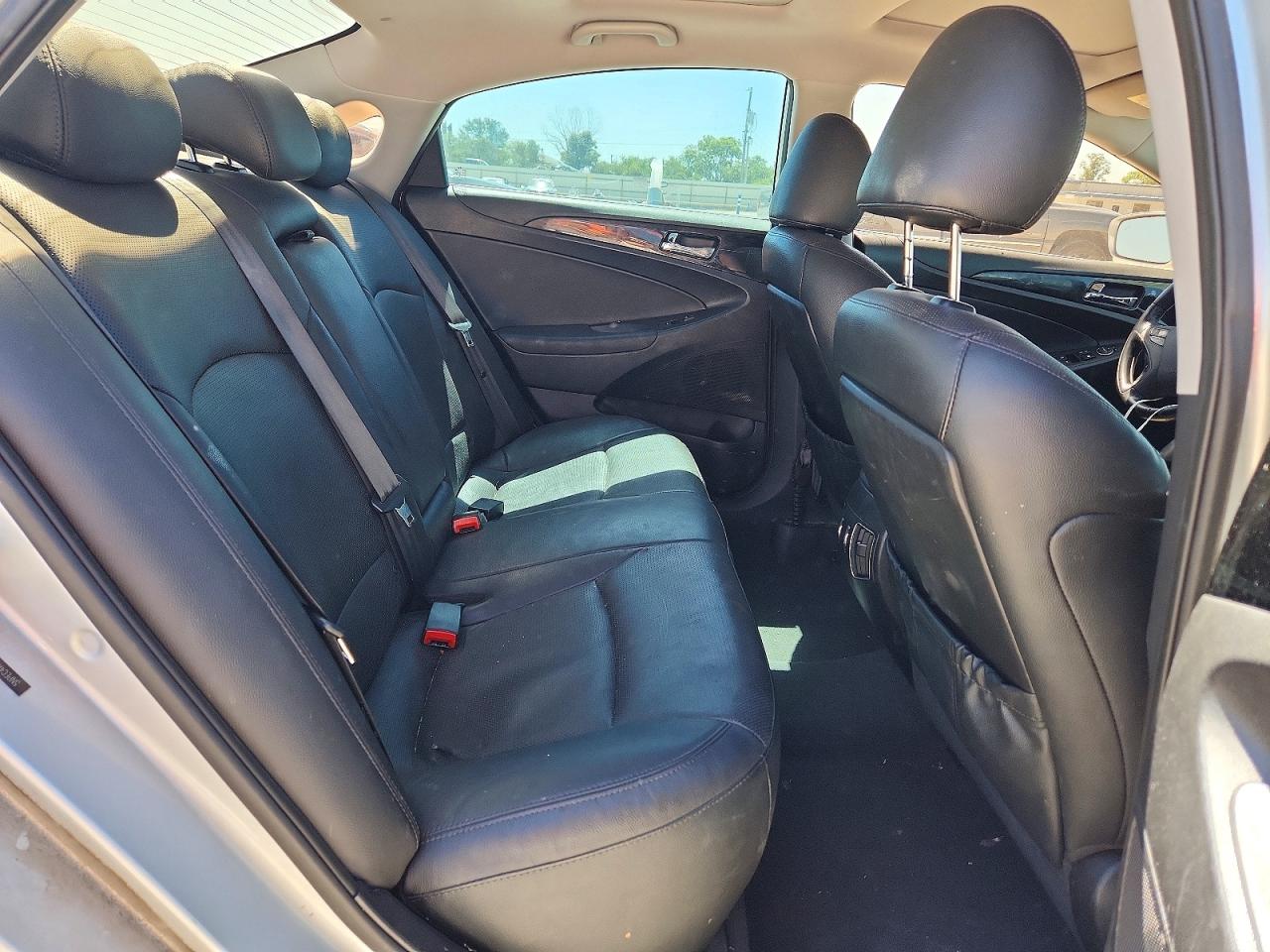 2014 Hyundai Sonata Limited Silver vin: 5NPEC4AC9EH881305