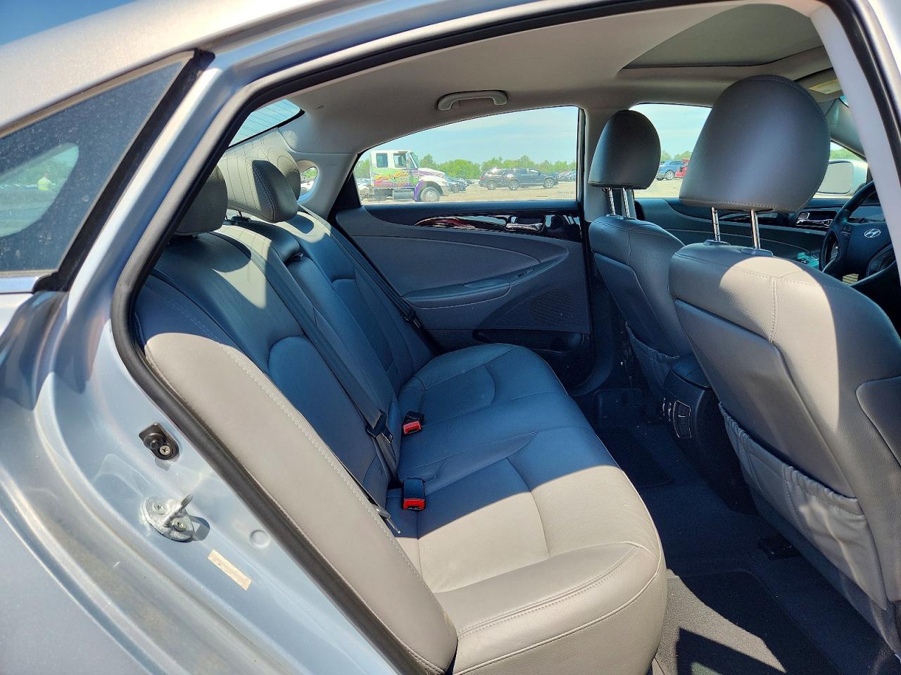 2011 Hyundai Sonata Limited Silver vin: 5NPEC4ACXBH061858