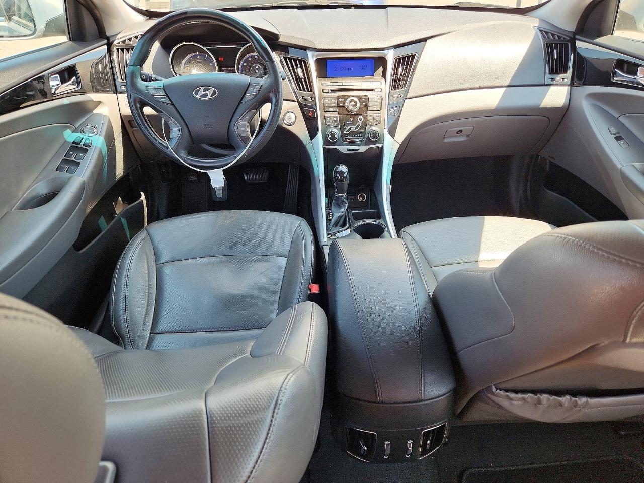 2011 Hyundai Sonata Limited Silver vin: 5NPEC4ACXBH061858
