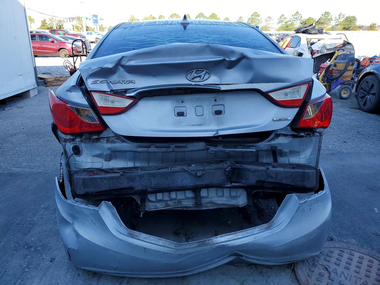 2011 Hyundai Sonata Limited Silver vin: 5NPEC4ACXBH087215