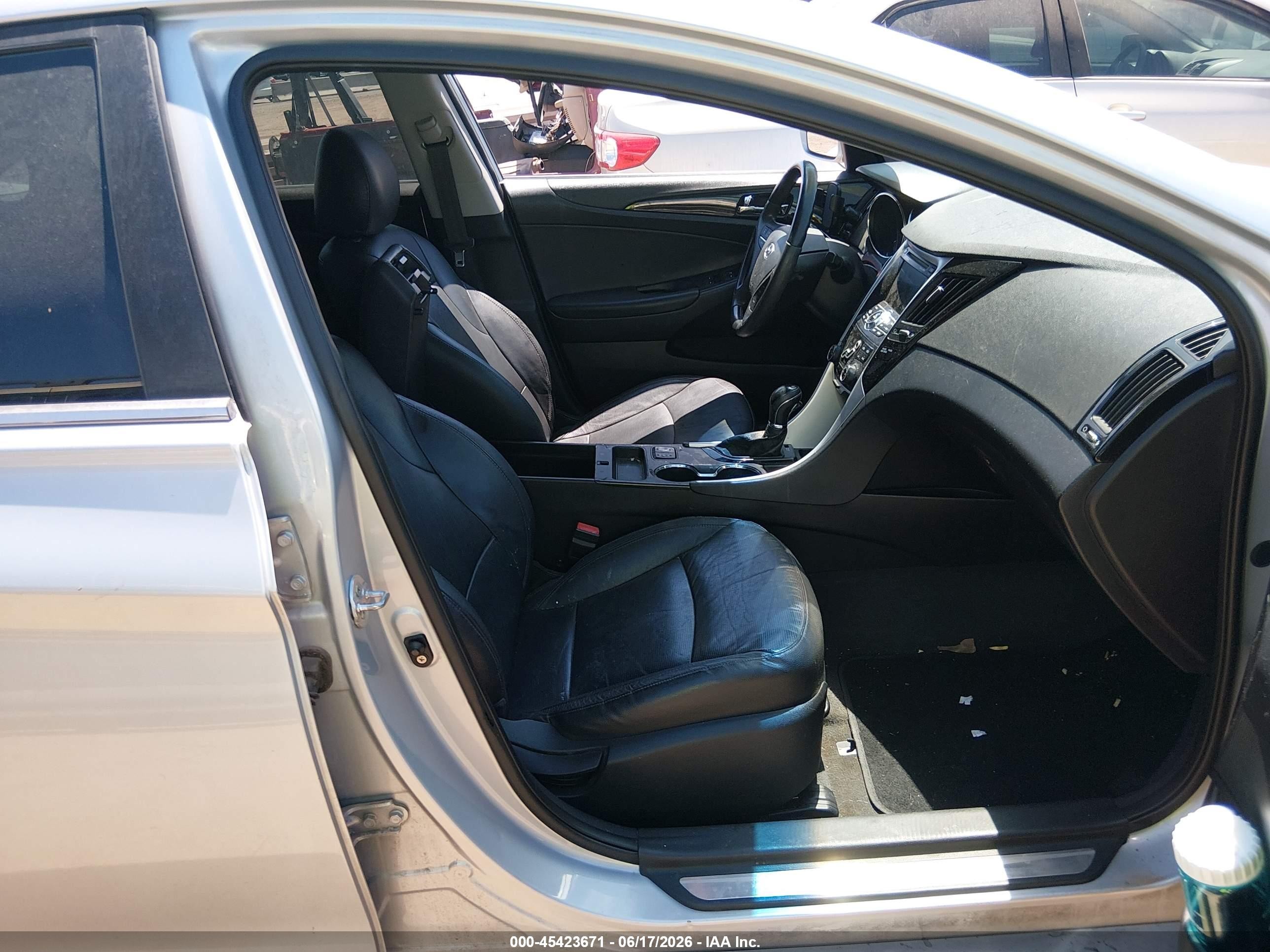2011 Hyundai Sonata Limited Silver vin: 5NPEC4ACXBH139071