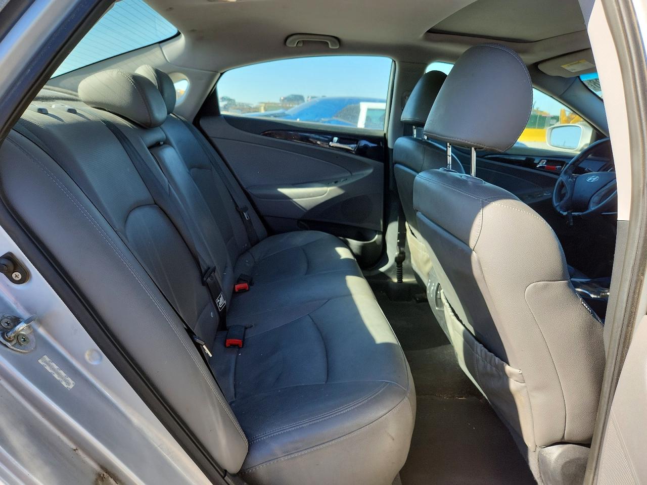 2011 Hyundai Sonata Limited Silver vin: 5NPEC4ACXBH161040
