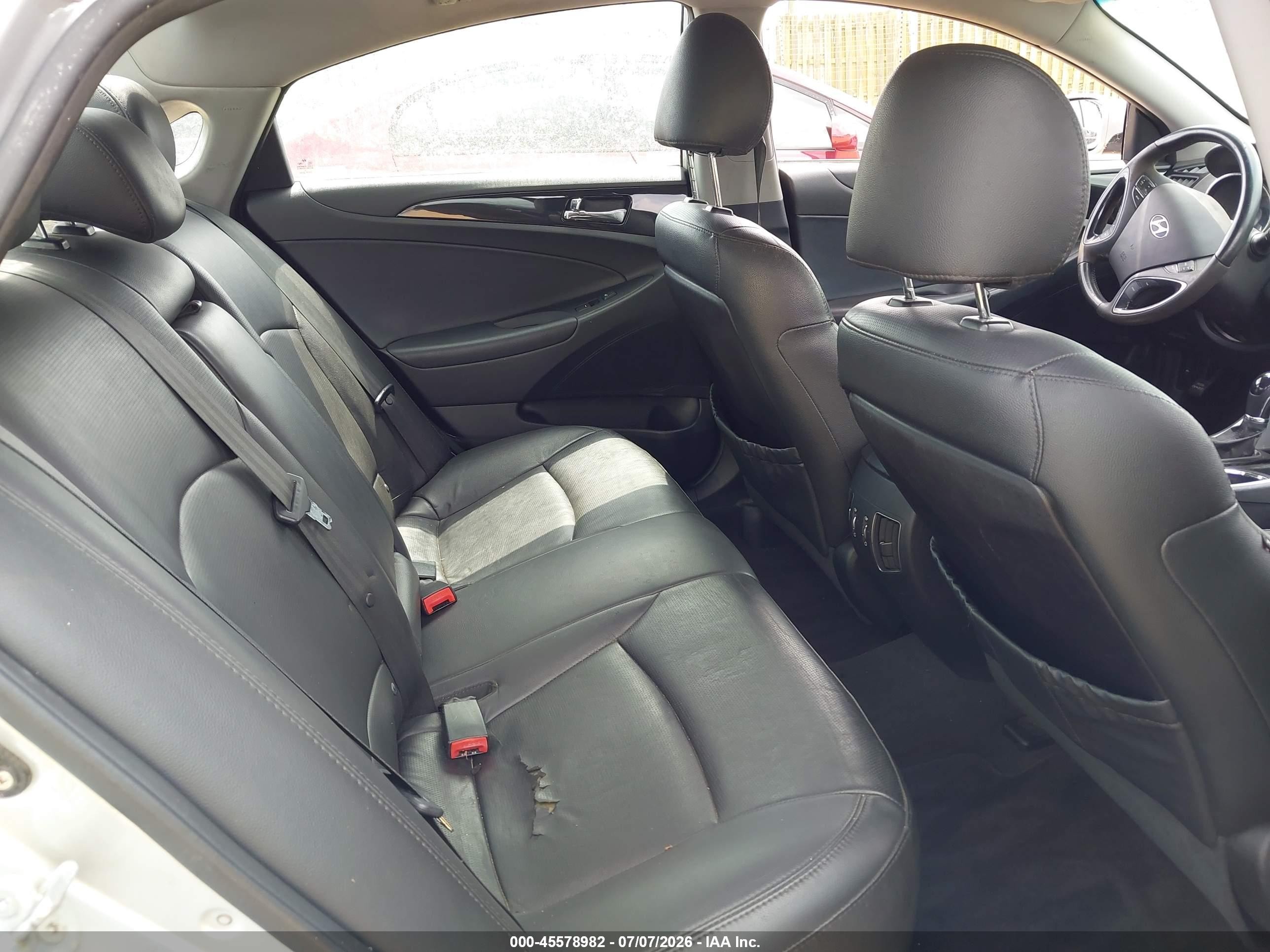2011 Hyundai Sonata Limited Silver vin: 5NPEC4ACXBH254530