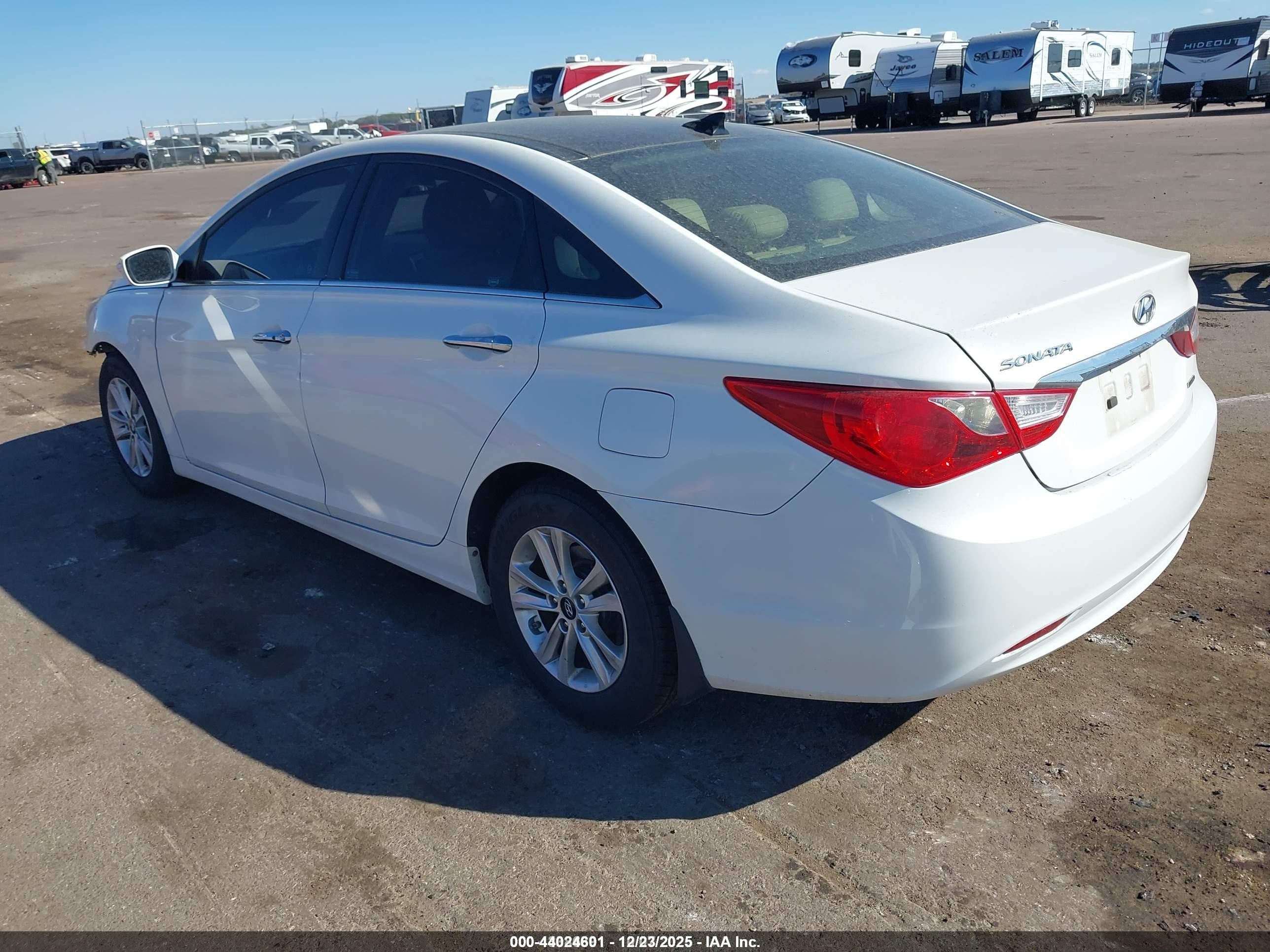 2012 Hyundai Sonata Limited White vin: 5NPEC4ACXCH449397