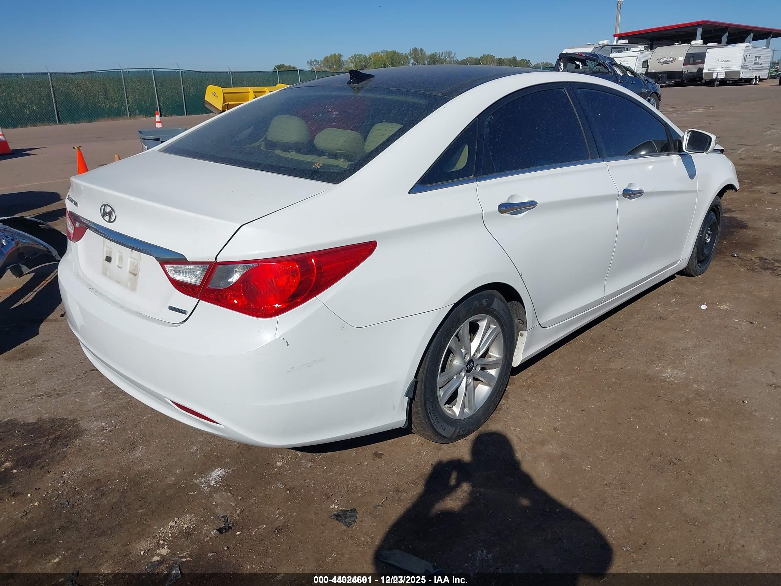 2012 Hyundai Sonata Limited White vin: 5NPEC4ACXCH449397