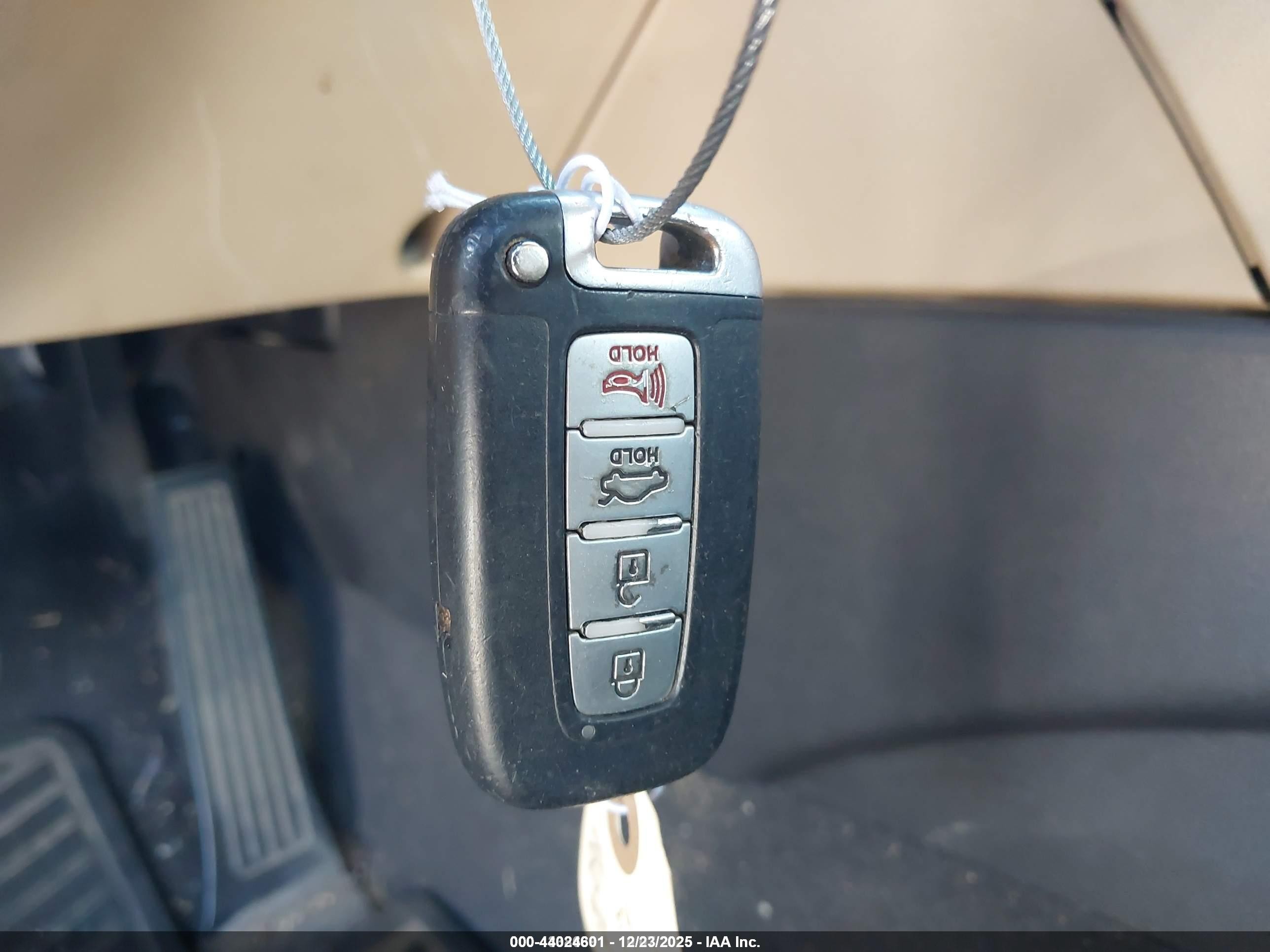 2012 Hyundai Sonata Limited White vin: 5NPEC4ACXCH449397