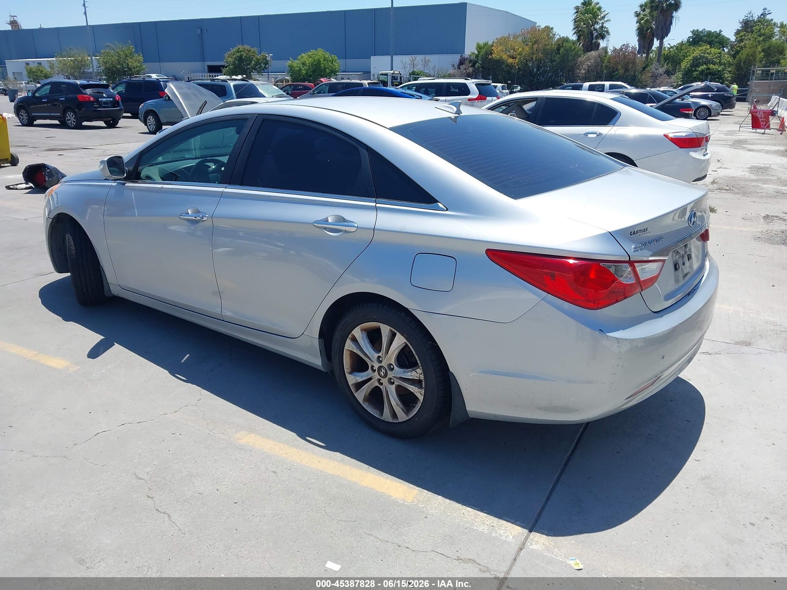 2013 Hyundai Sonata Limited Silver vin: 5NPEC4ACXDH552093