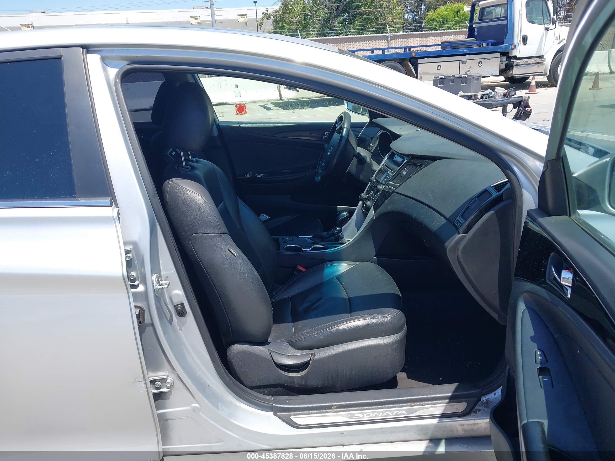 2013 Hyundai Sonata Limited Silver vin: 5NPEC4ACXDH552093