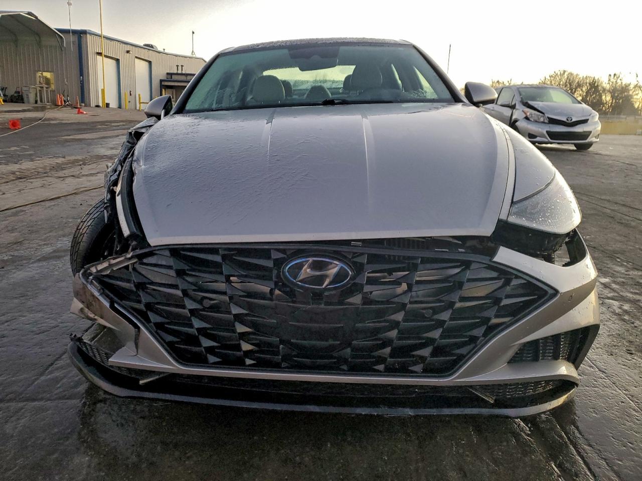 2020 Hyundai Sonata Limited Silver vin: 5NPEH4J27LH010800