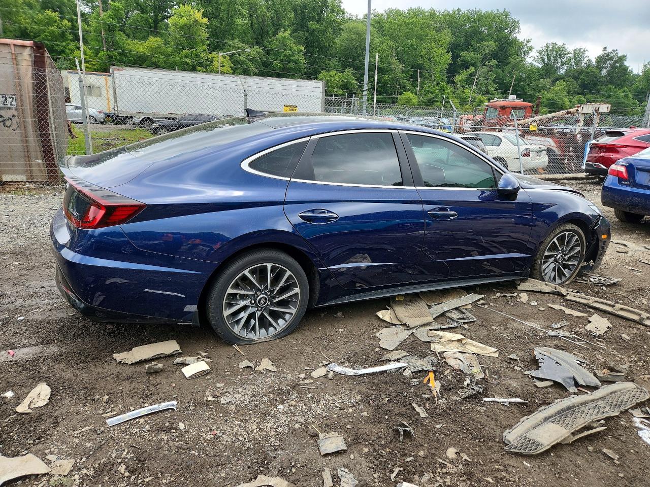 2022 Hyundai Sonata Limited Blue vin: 5NPEH4J27NH140806