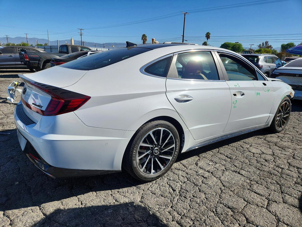 2021 Hyundai Sonata Limited Белый vin: 5NPEH4J28MH067198