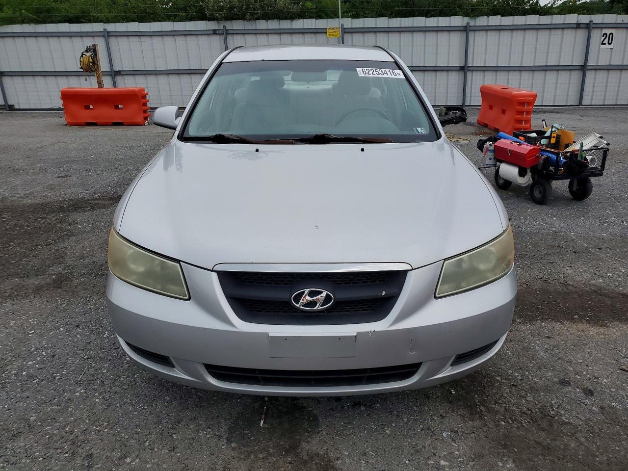 2006 Hyundai Sonata Gl Silver vin: 5NPET46C06H103775