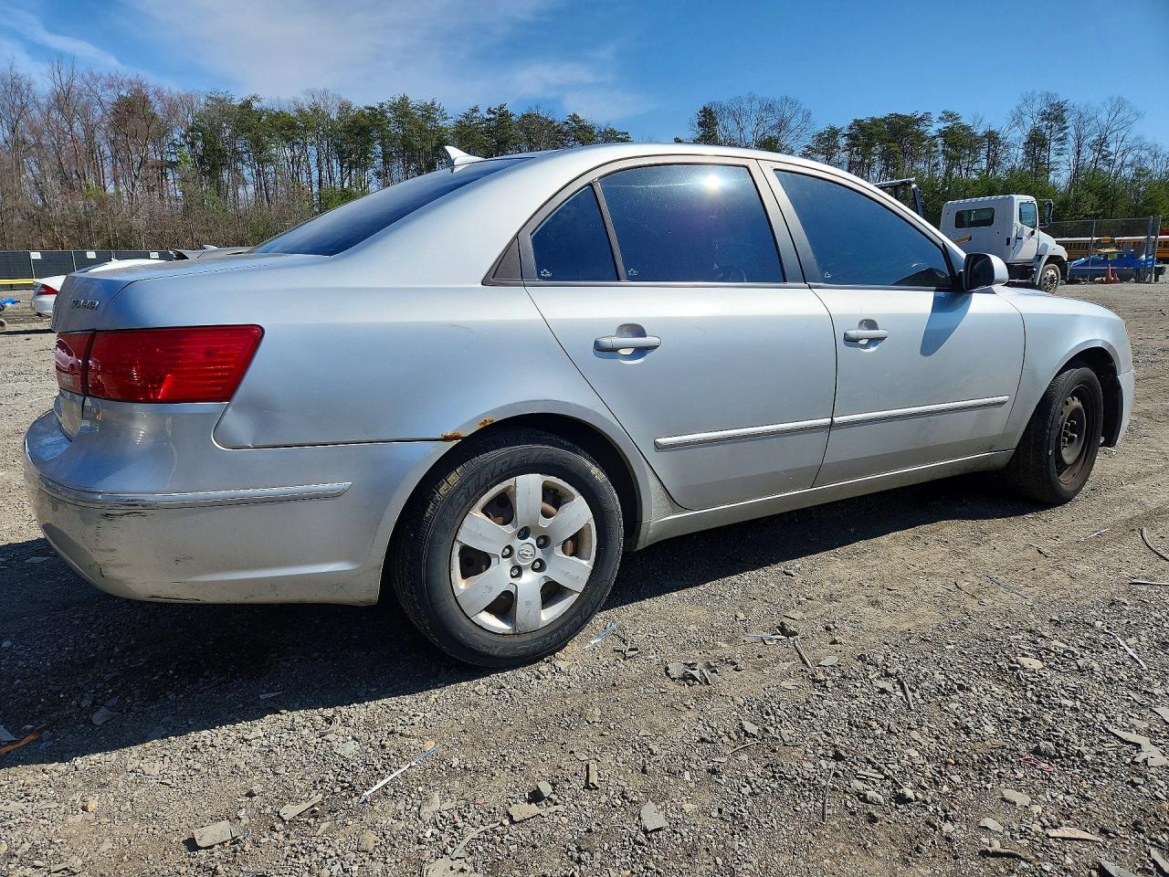 2009 Hyundai Sonata Gls Silver vin: 5NPET46C09H447367