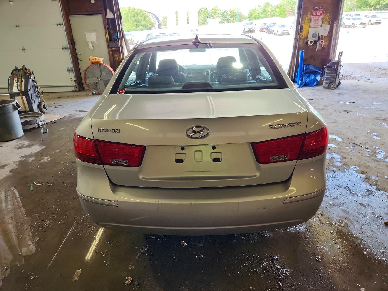 2009 Hyundai Sonata Gls Silver vin: 5NPET46C09H473533