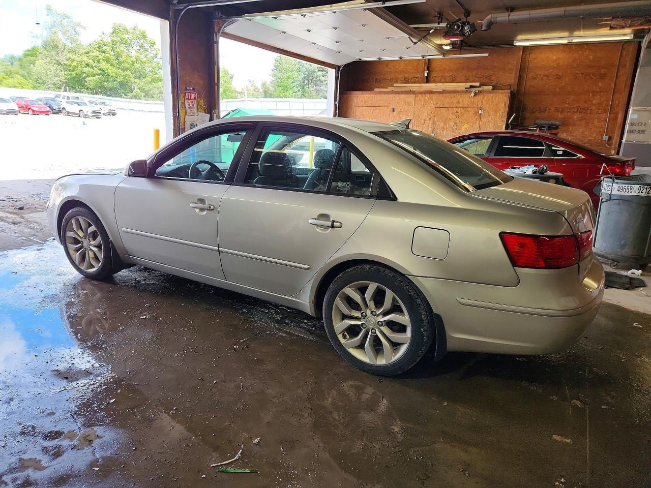 2009 Hyundai Sonata Gls Silver vin: 5NPET46C09H473533