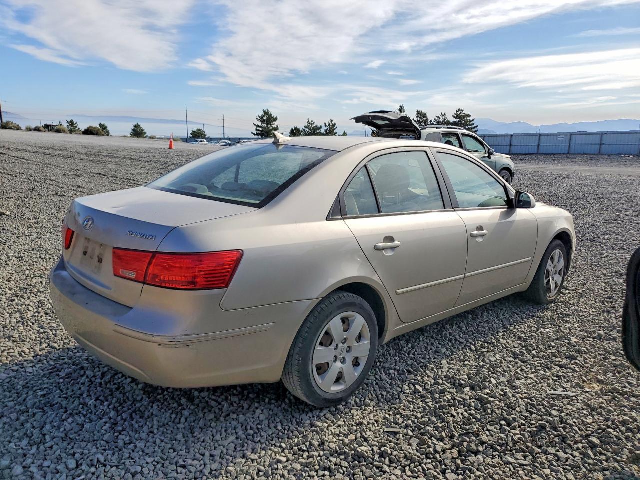 2009 Hyundai Sonata Gls Beige vin: 5NPET46C19H474738