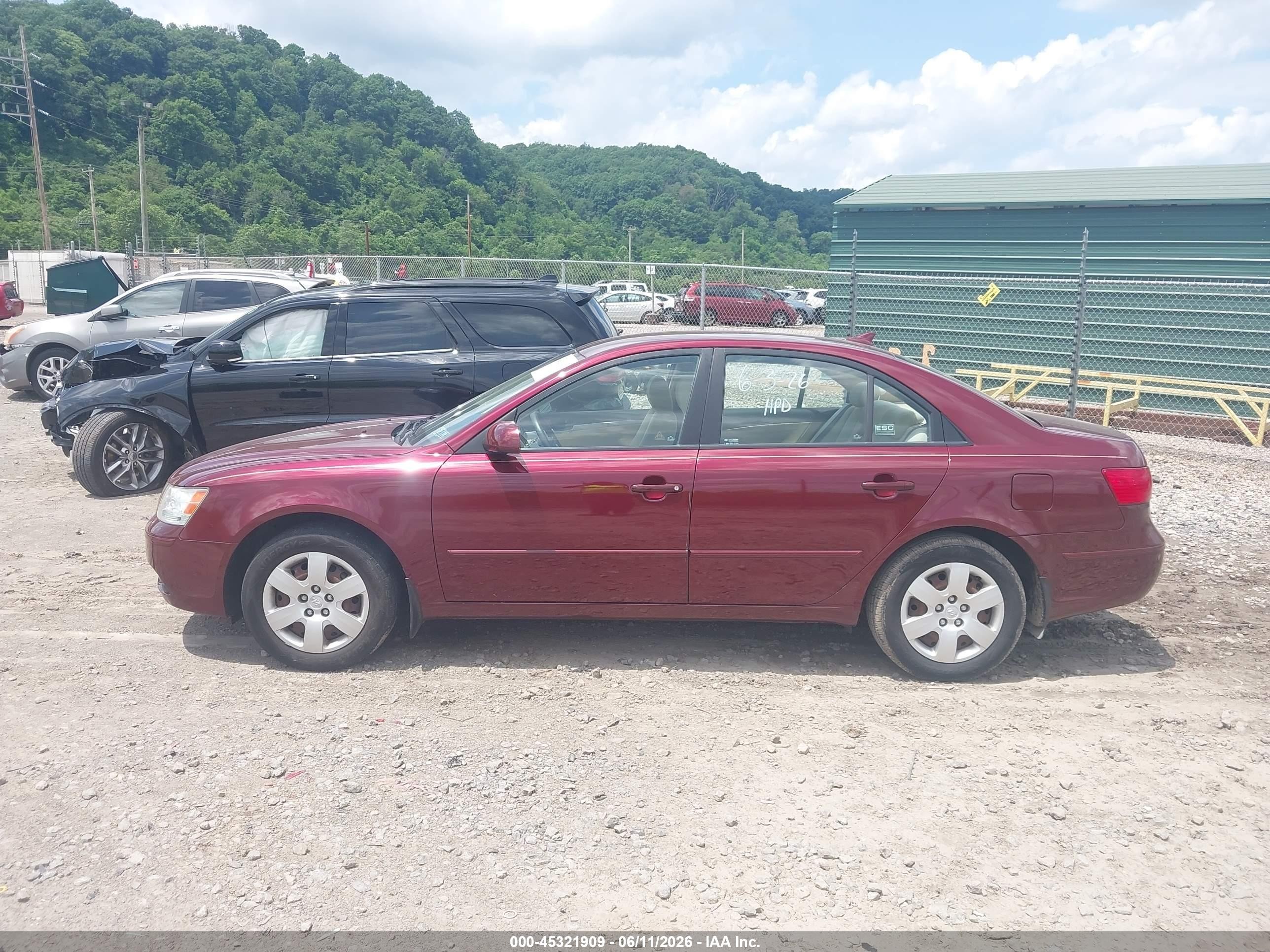 2009 Hyundai Sonata Gls Burgundy vin: 5NPET46C19H501078