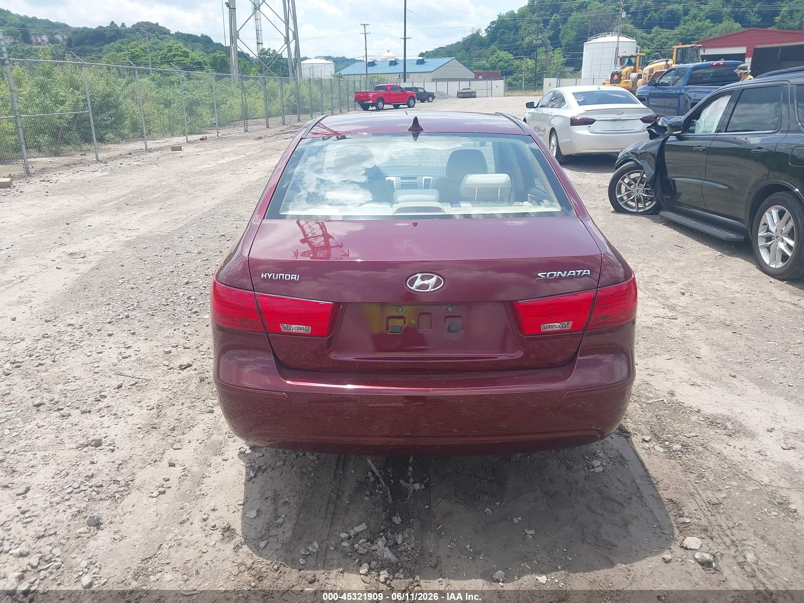 2009 Hyundai Sonata Gls Burgundy vin: 5NPET46C19H501078