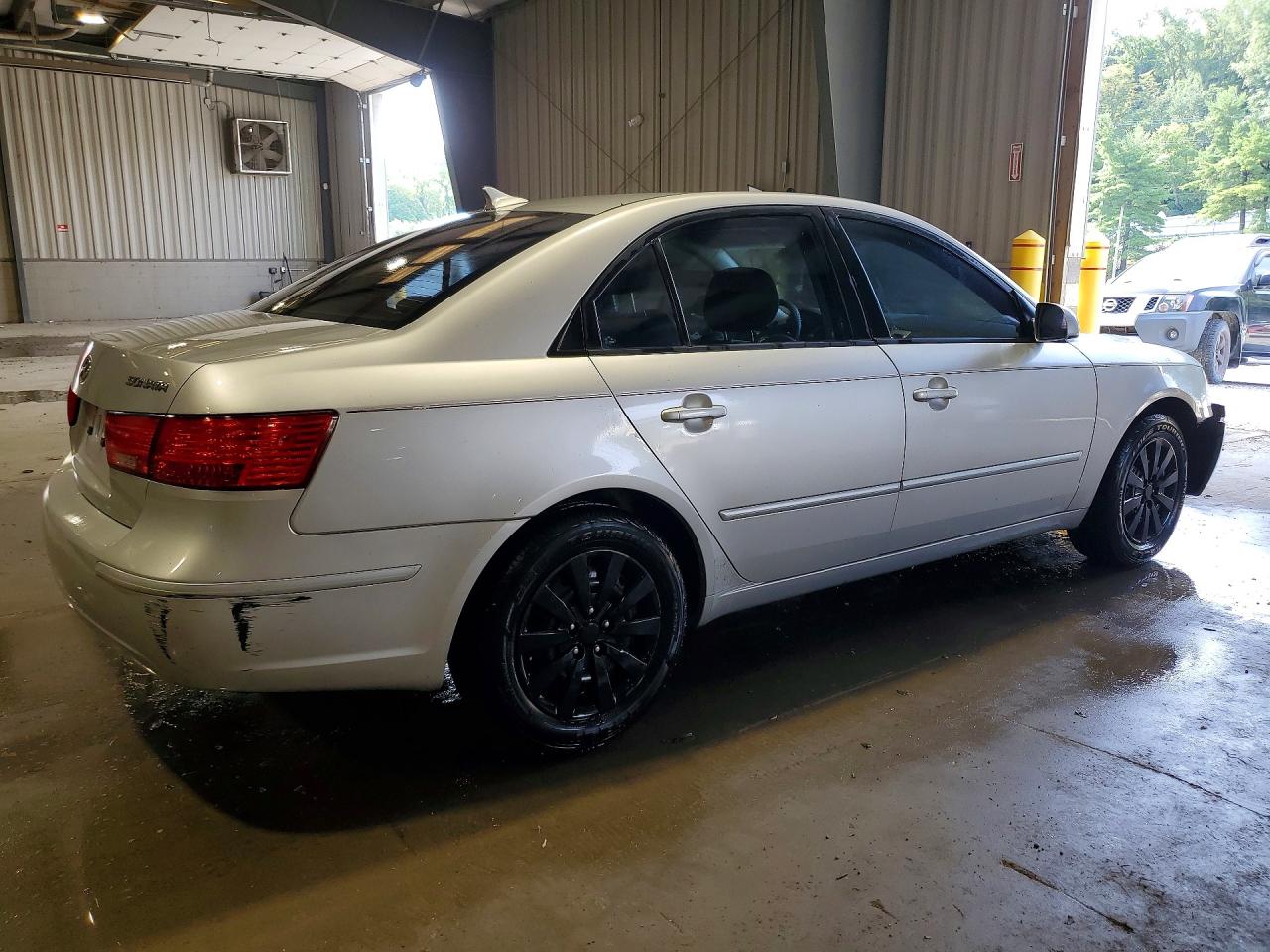 2009 Hyundai Sonata Gls Silver vin: 5NPET46C29H523946