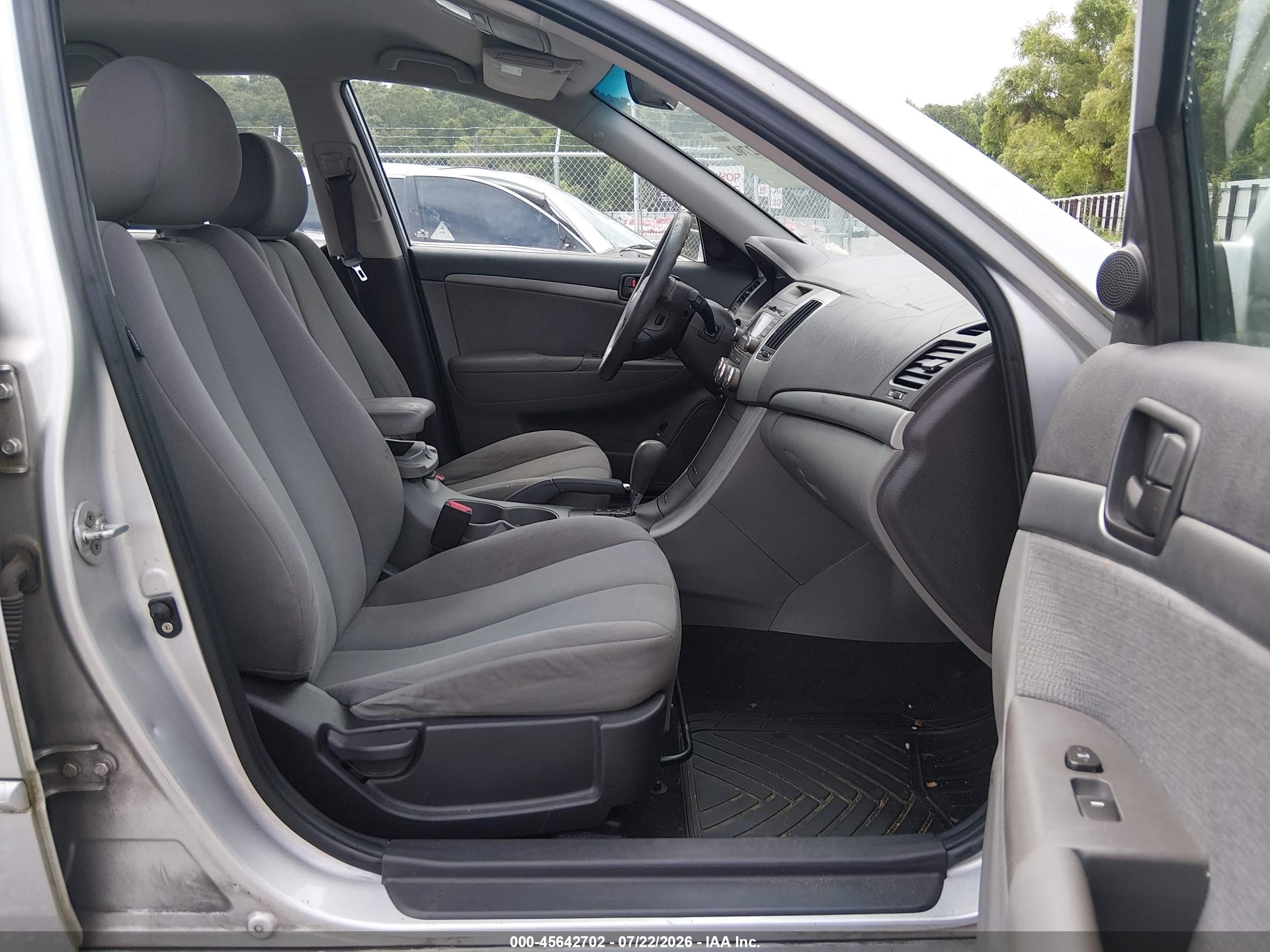 2009 Hyundai Sonata Gls Серебряный vin: 5NPET46C49H531126