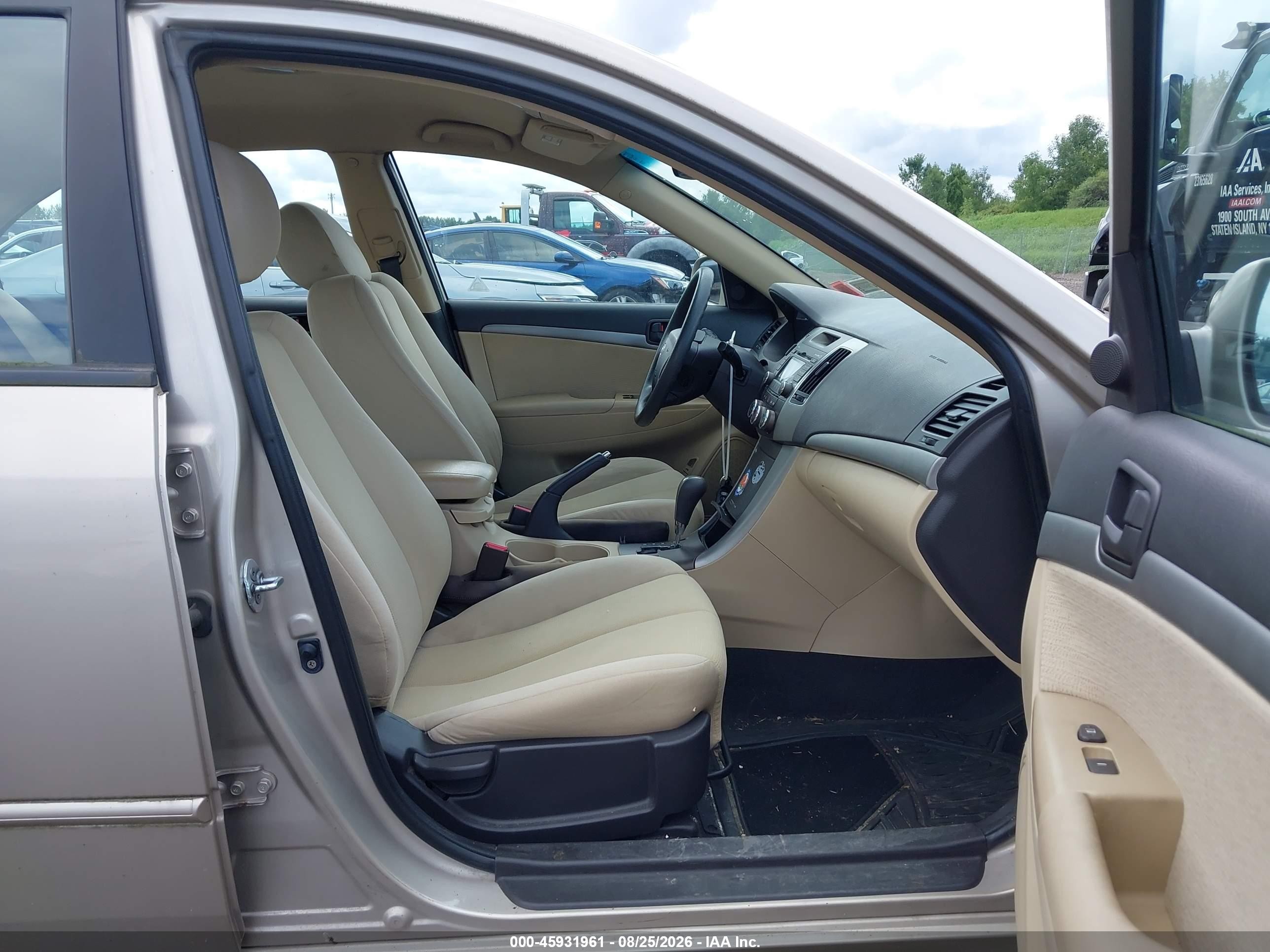 2009 Hyundai Sonata Gls Золотой vin: 5NPET46C59H424165