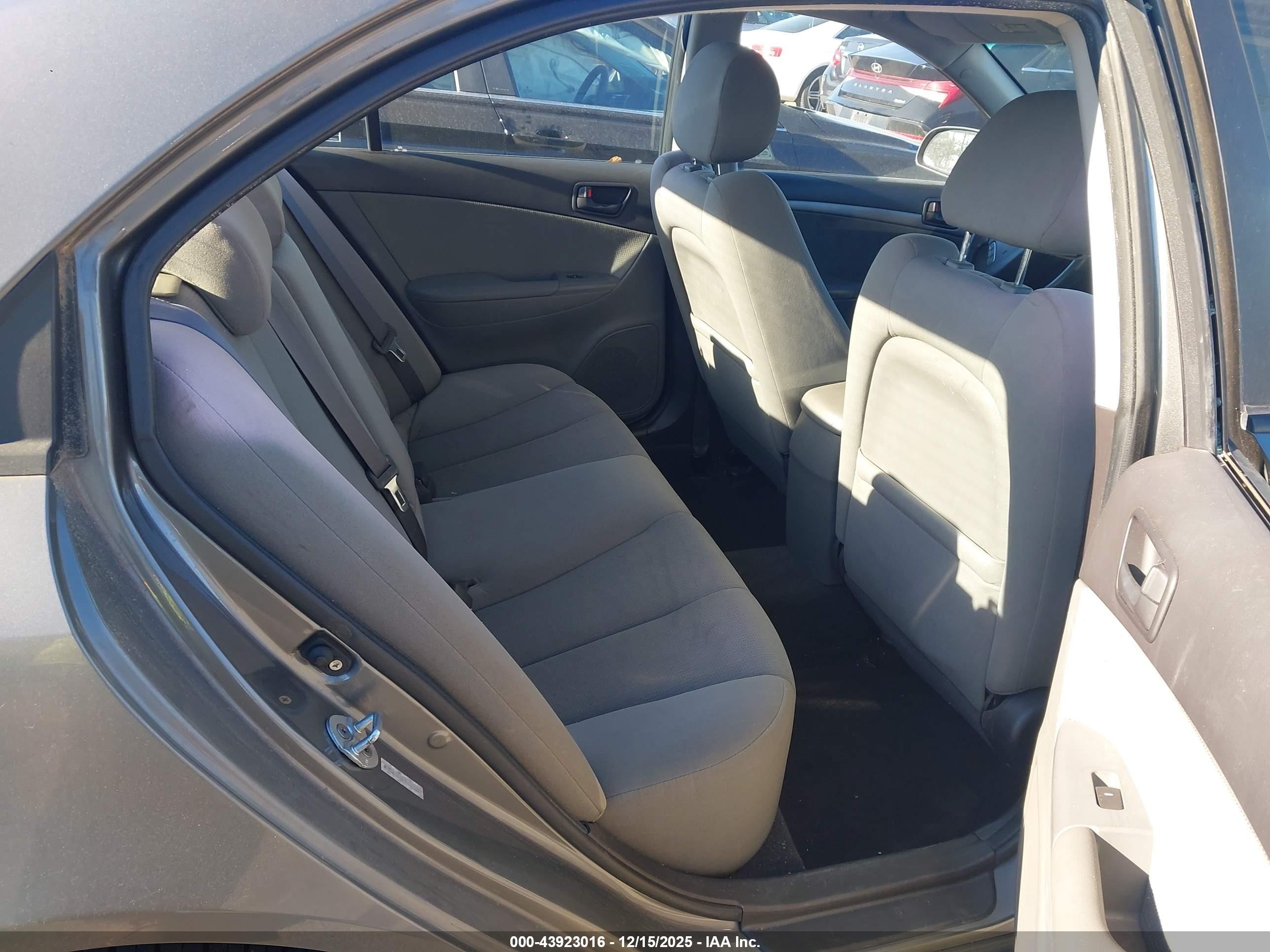 2009 Hyundai Sonata Gls Gray vin: 5NPET46C59H442388