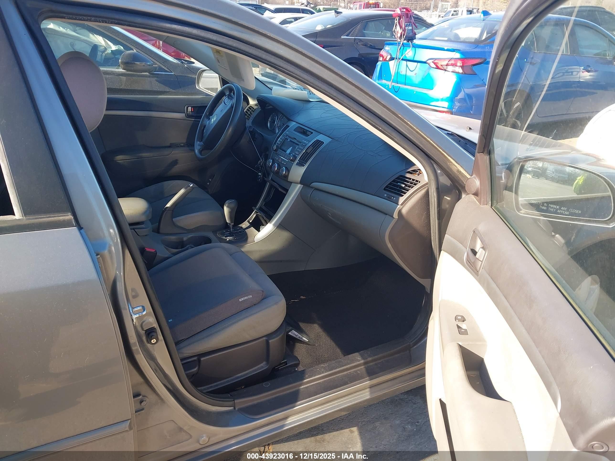 2009 Hyundai Sonata Gls Gray vin: 5NPET46C59H442388