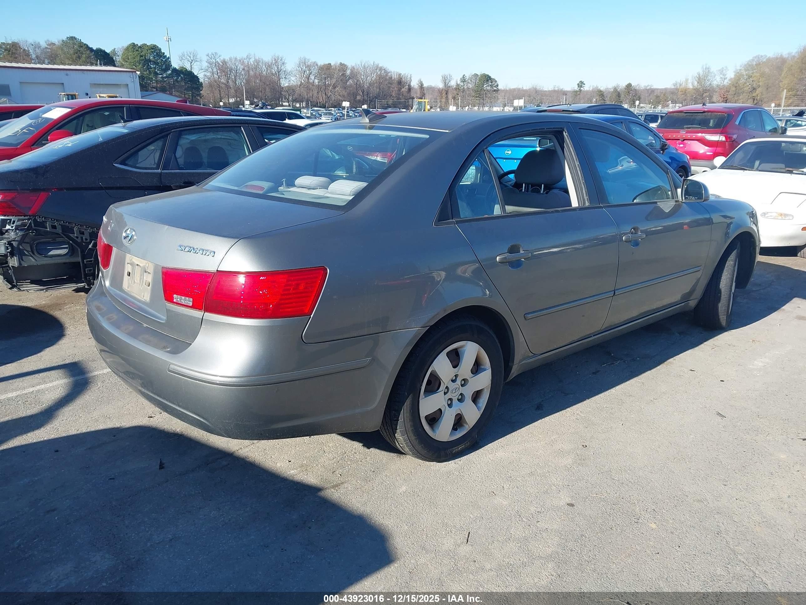 2009 Hyundai Sonata Gls Gray vin: 5NPET46C59H442388