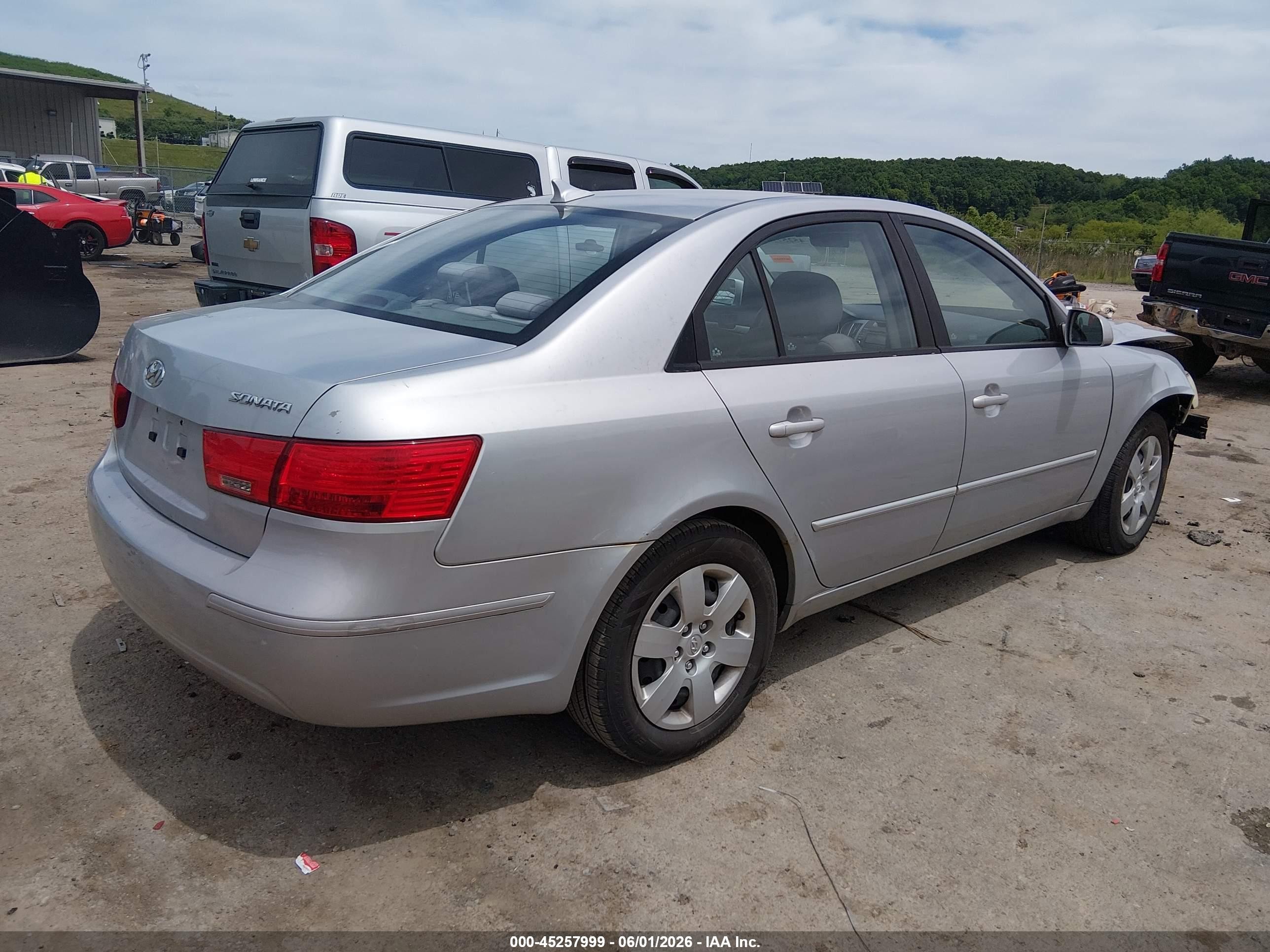 2009 Hyundai Sonata Gls Silver vin: 5NPET46C59H562479