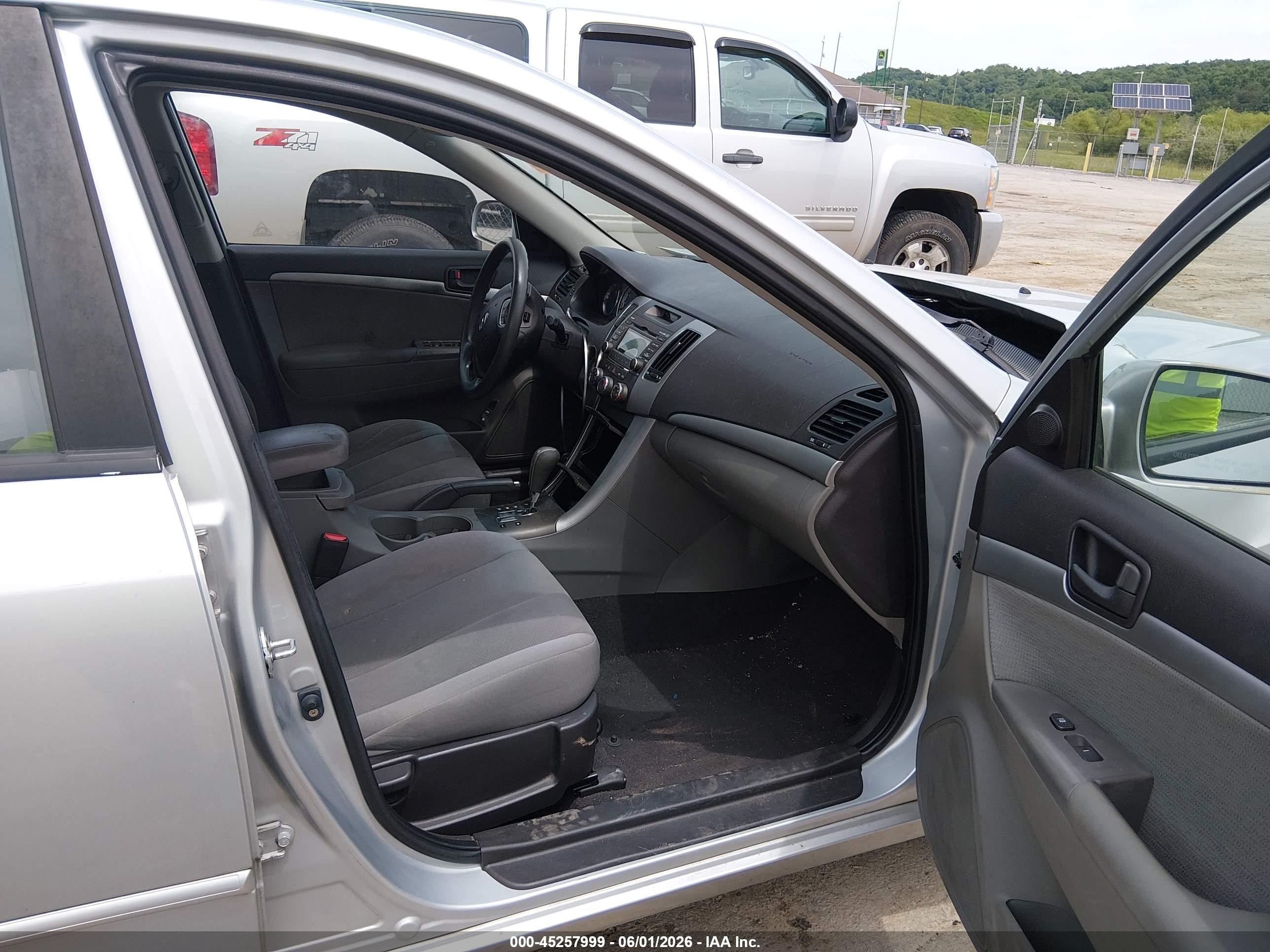 2009 Hyundai Sonata Gls Silver vin: 5NPET46C59H562479