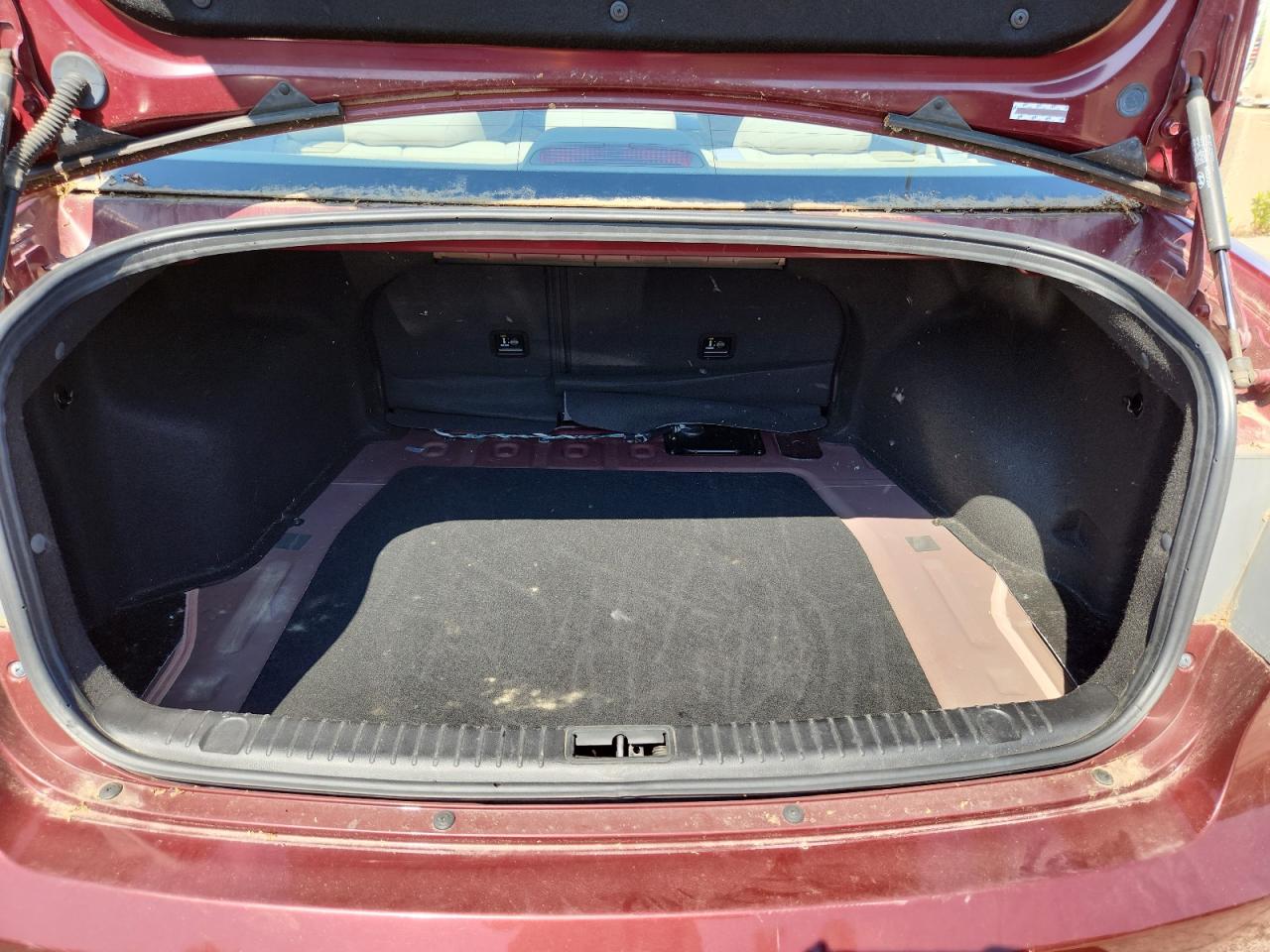 2008 Hyundai Sonata Gls Red vin: 5NPET46C68H309606 Damage: Trunk/Cargo Mat, Stained, Permanent