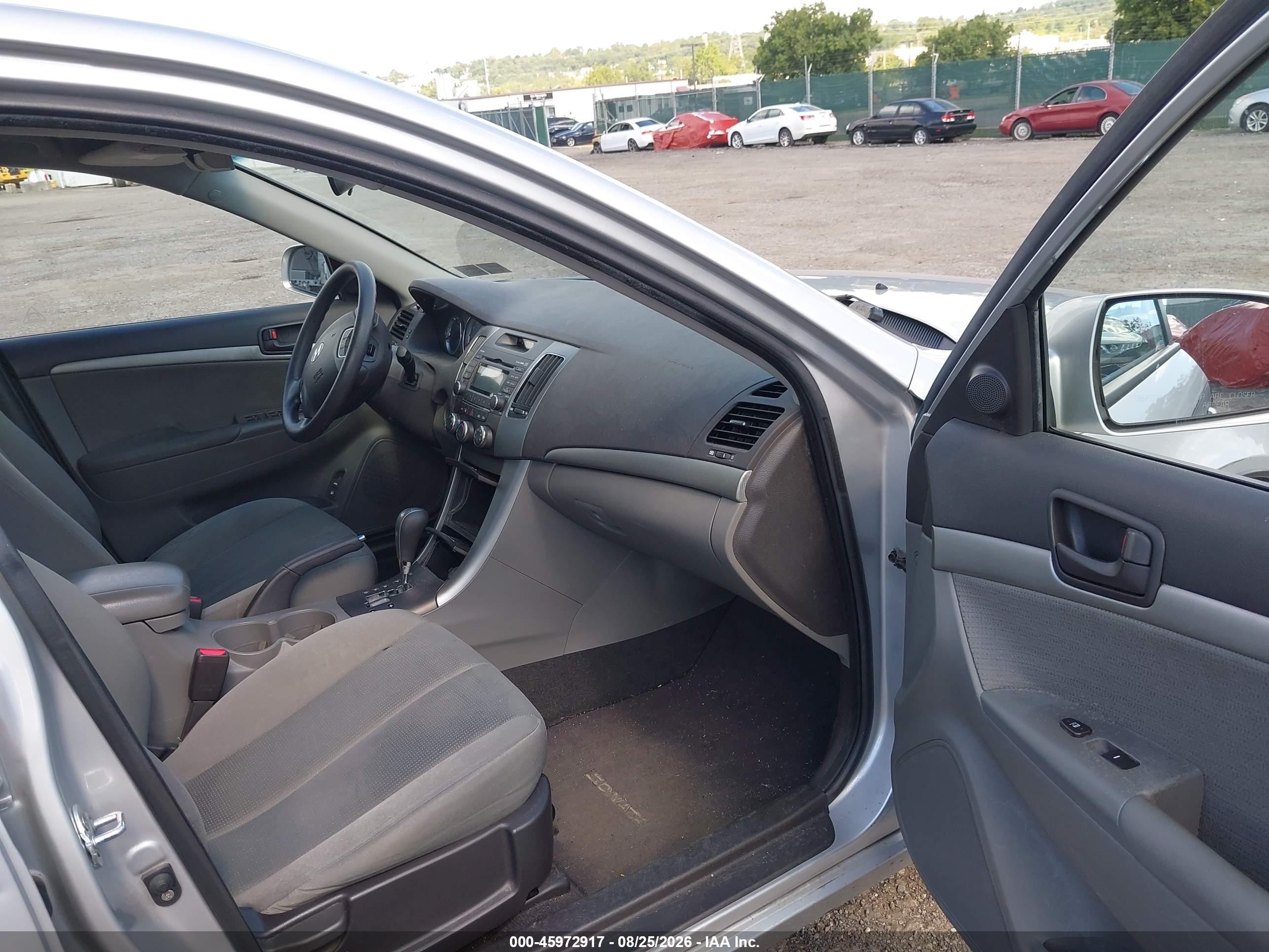 2009 Hyundai Sonata Gls Silver vin: 5NPET46C69H405785