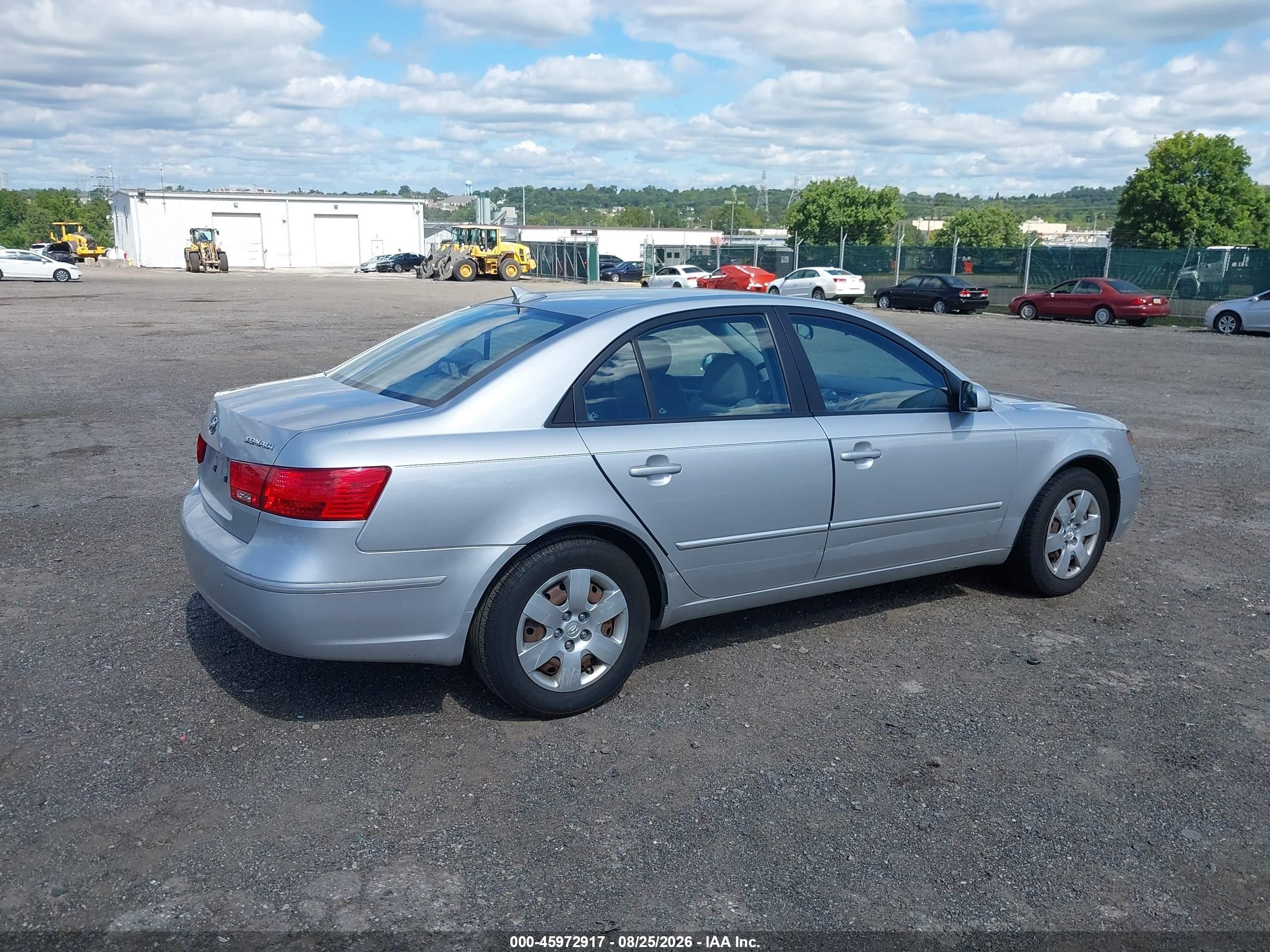 2009 Hyundai Sonata Gls Silver vin: 5NPET46C69H405785