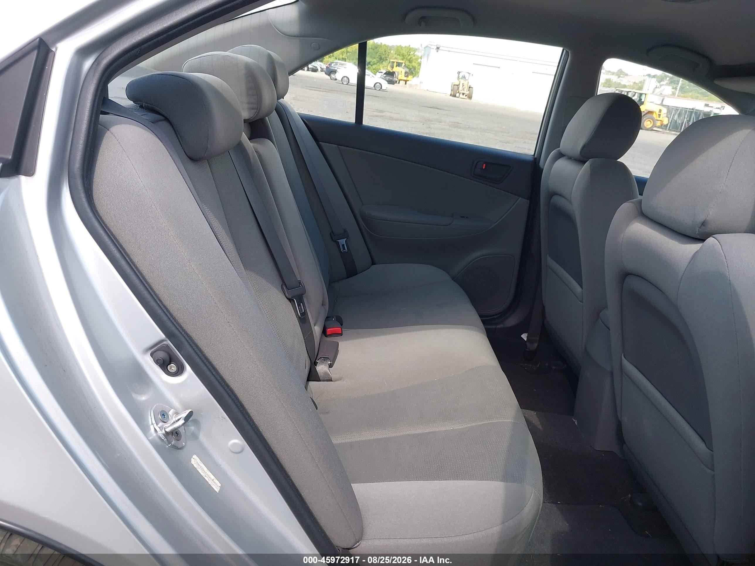 2009 Hyundai Sonata Gls Silver vin: 5NPET46C69H405785